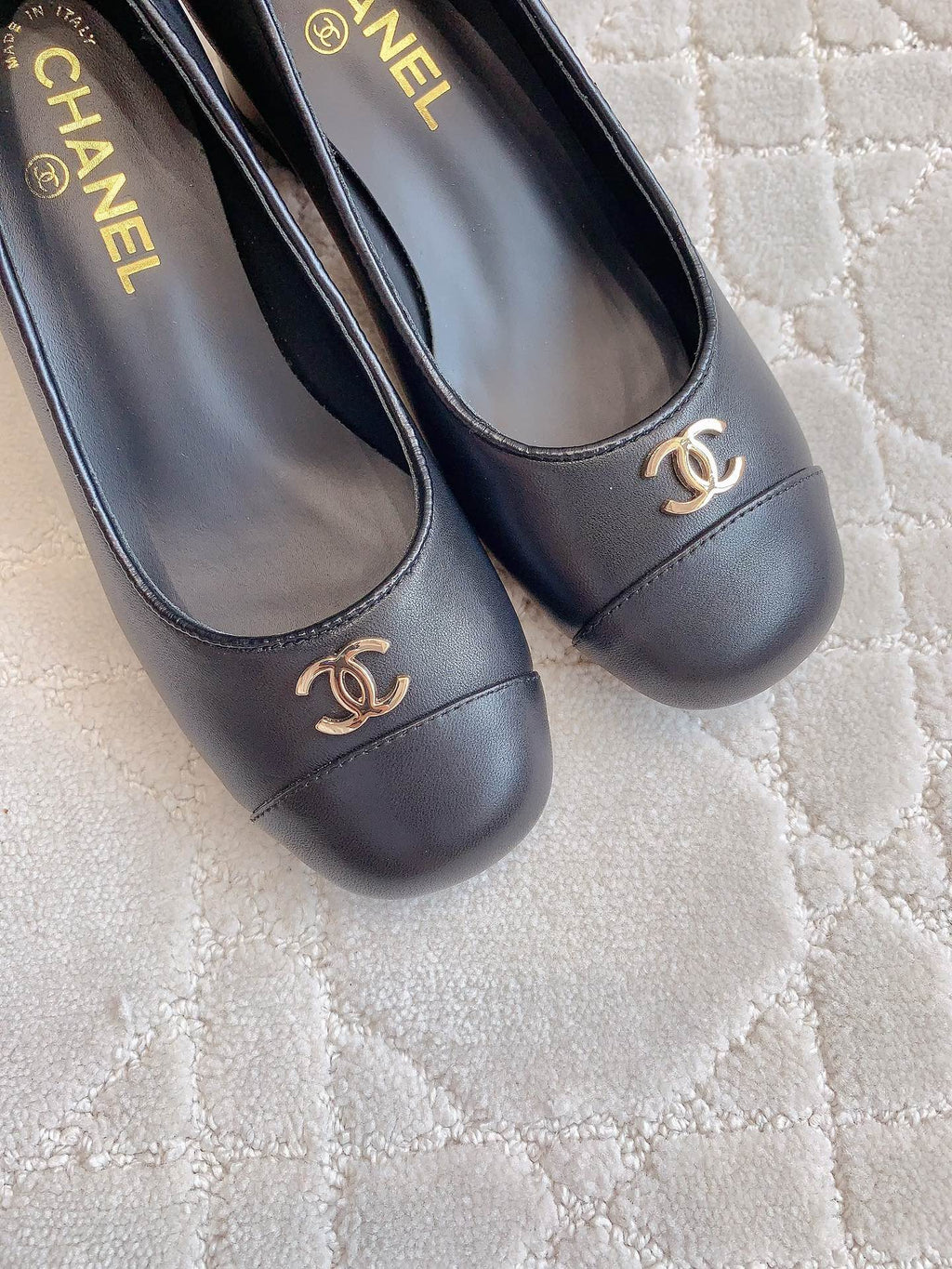 CHANEL PUMP ROUNG TOE IN BLACK SHEEPSKIN