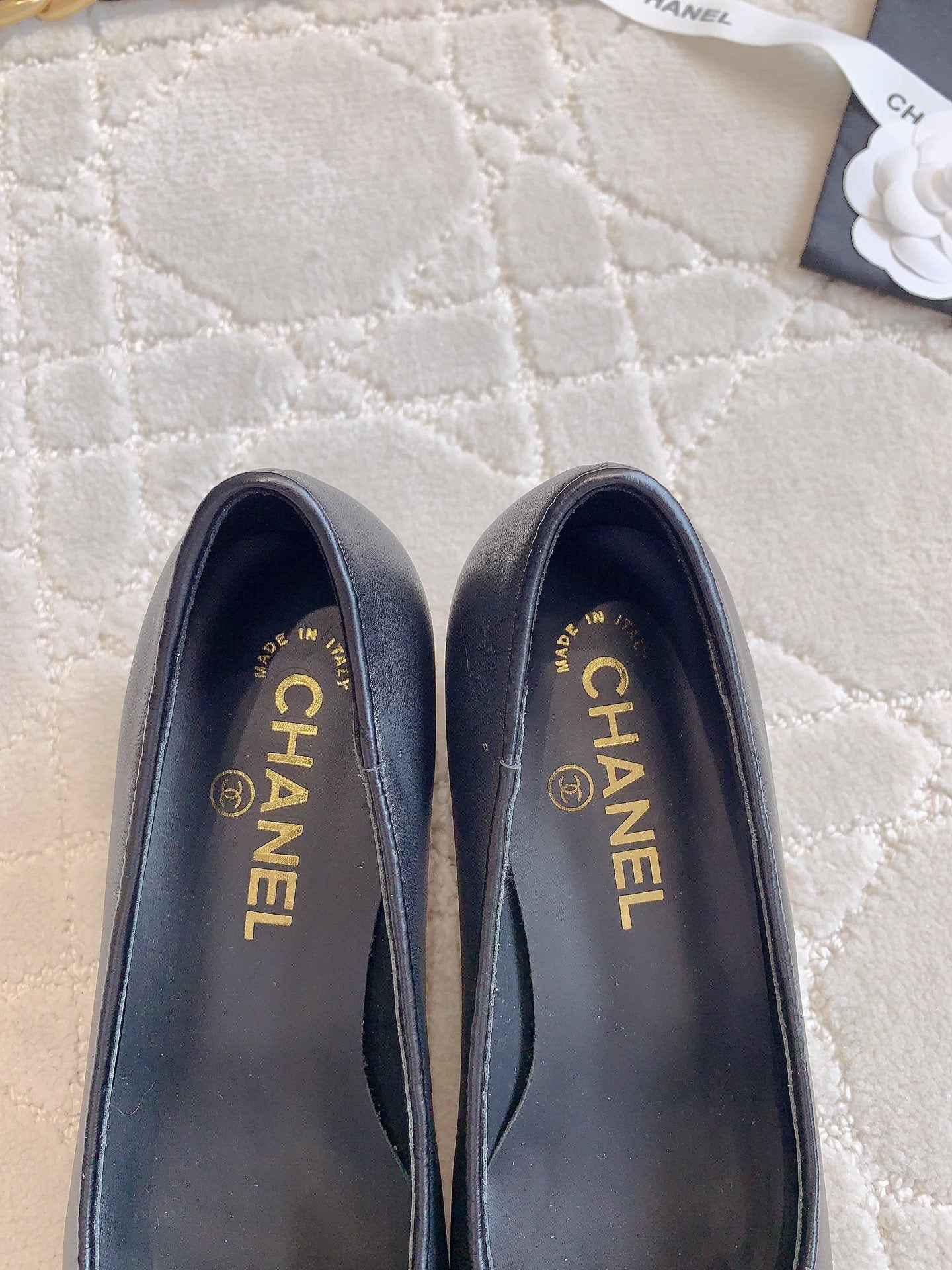 CHANEL PUMP ROUNG TOE IN BLACK SHEEPSKIN