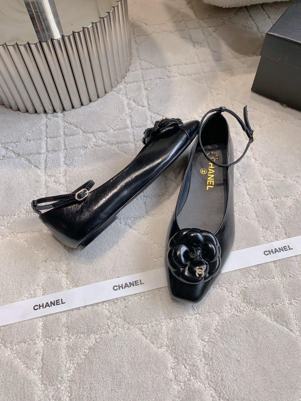 CHANEL 25S CAMELLIA SQUARE TOE FLATS IN BLACK CALFSKIN GOLD HARDWARE