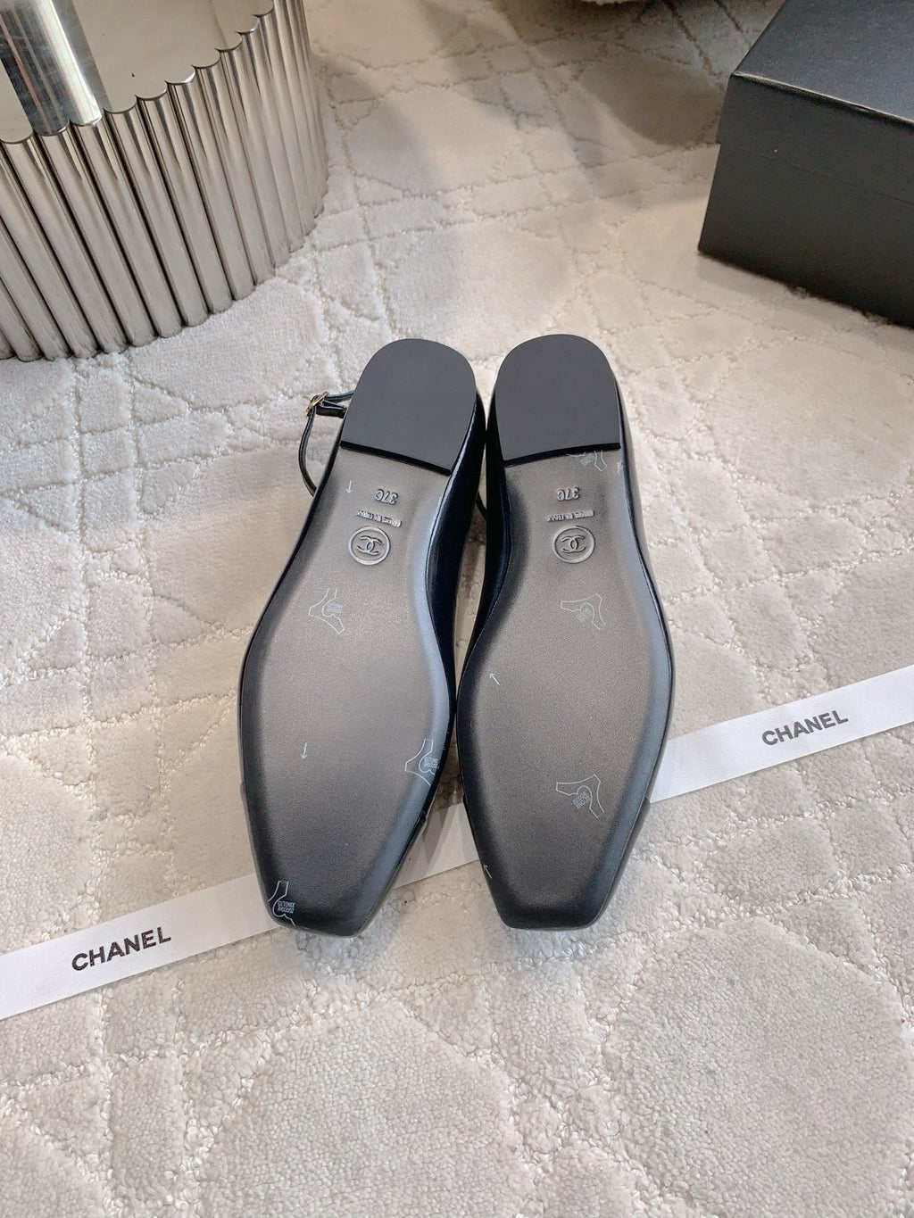 CHANEL 25S CAMELLIA SQUARE TOE FLATS IN BLACK CALFSKIN GOLD HARDWARE