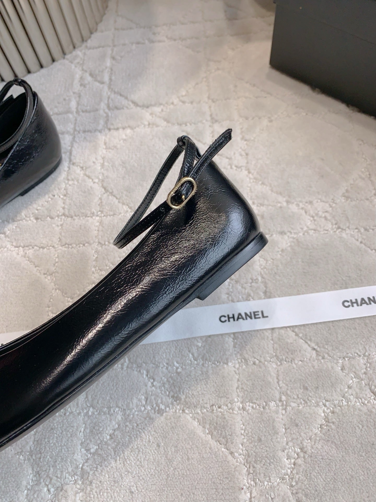 CHANEL 25S CAMELLIA SQUARE TOE FLATS IN BLACK CALFSKIN GOLD HARDWARE