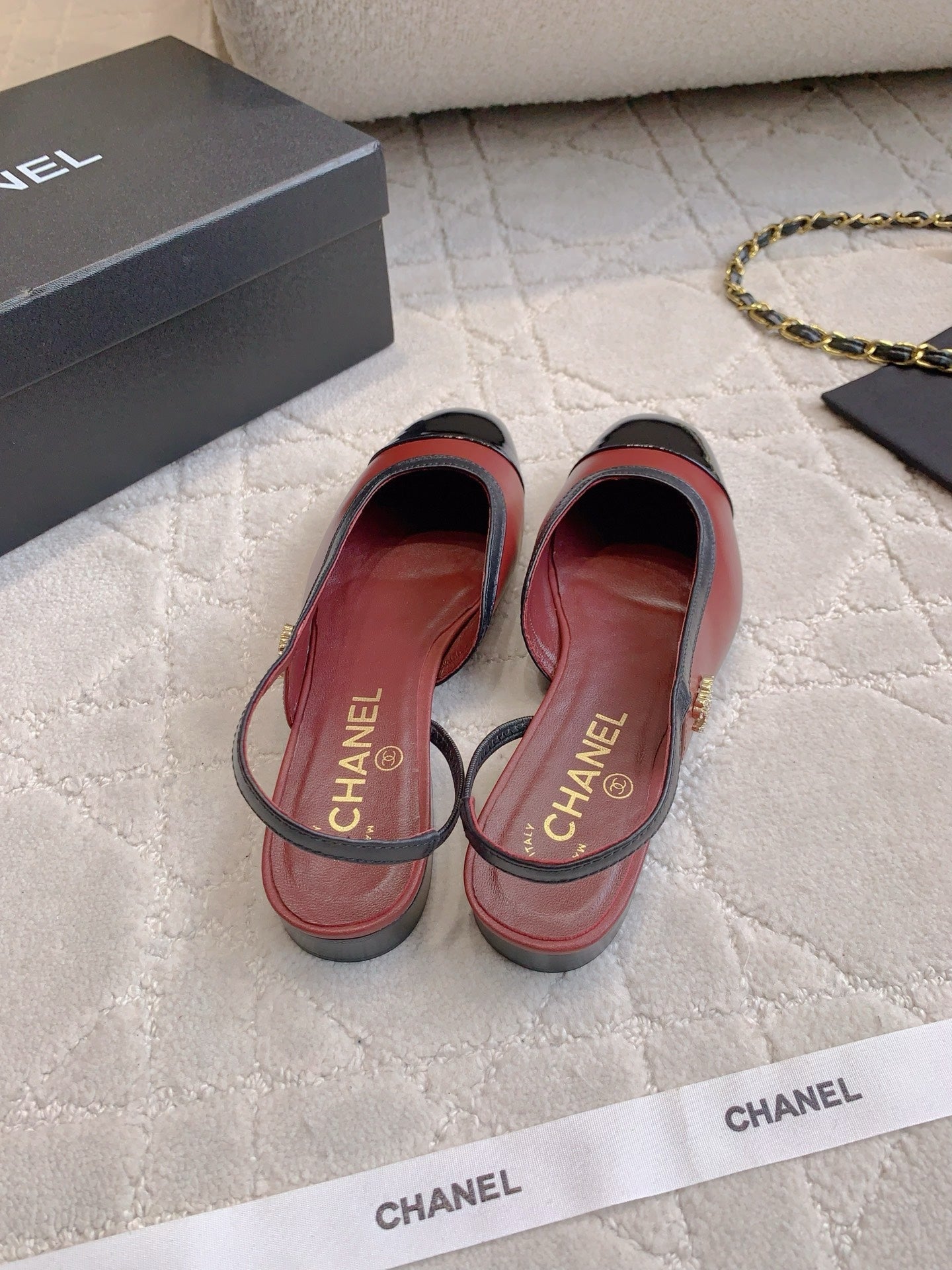 CHANEL 25S SLINGBACK IN BLACK AND ROSEWOOD CALFSKIN GOLD HARDWARE