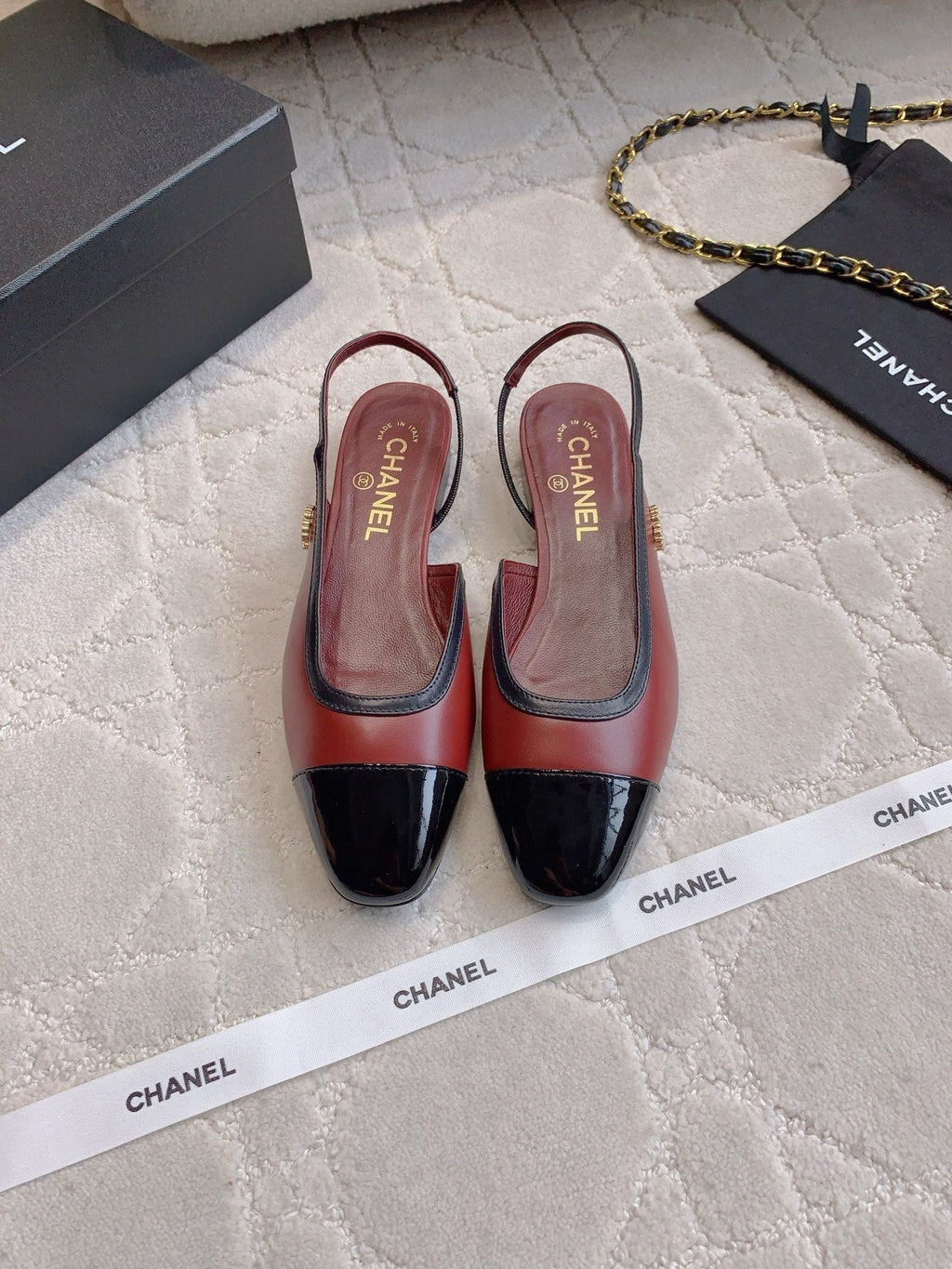 CHANEL 25S SLINGBACK IN BLACK AND ROSEWOOD CALFSKIN GOLD HARDWARE