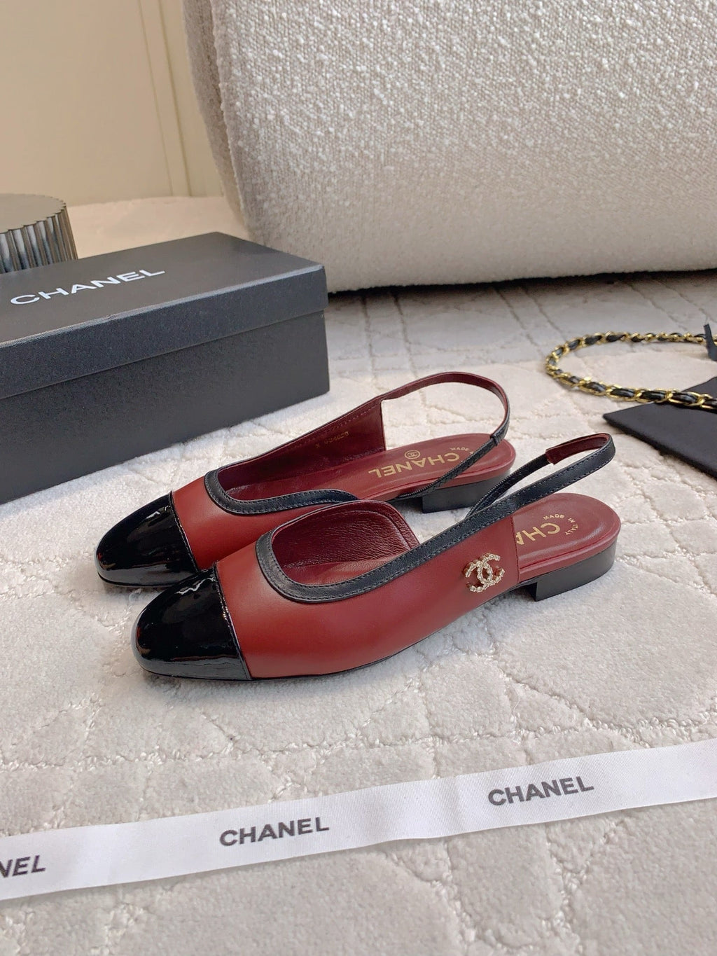 CHANEL 25S SLINGBACK IN BLACK AND ROSEWOOD CALFSKIN GOLD HARDWARE