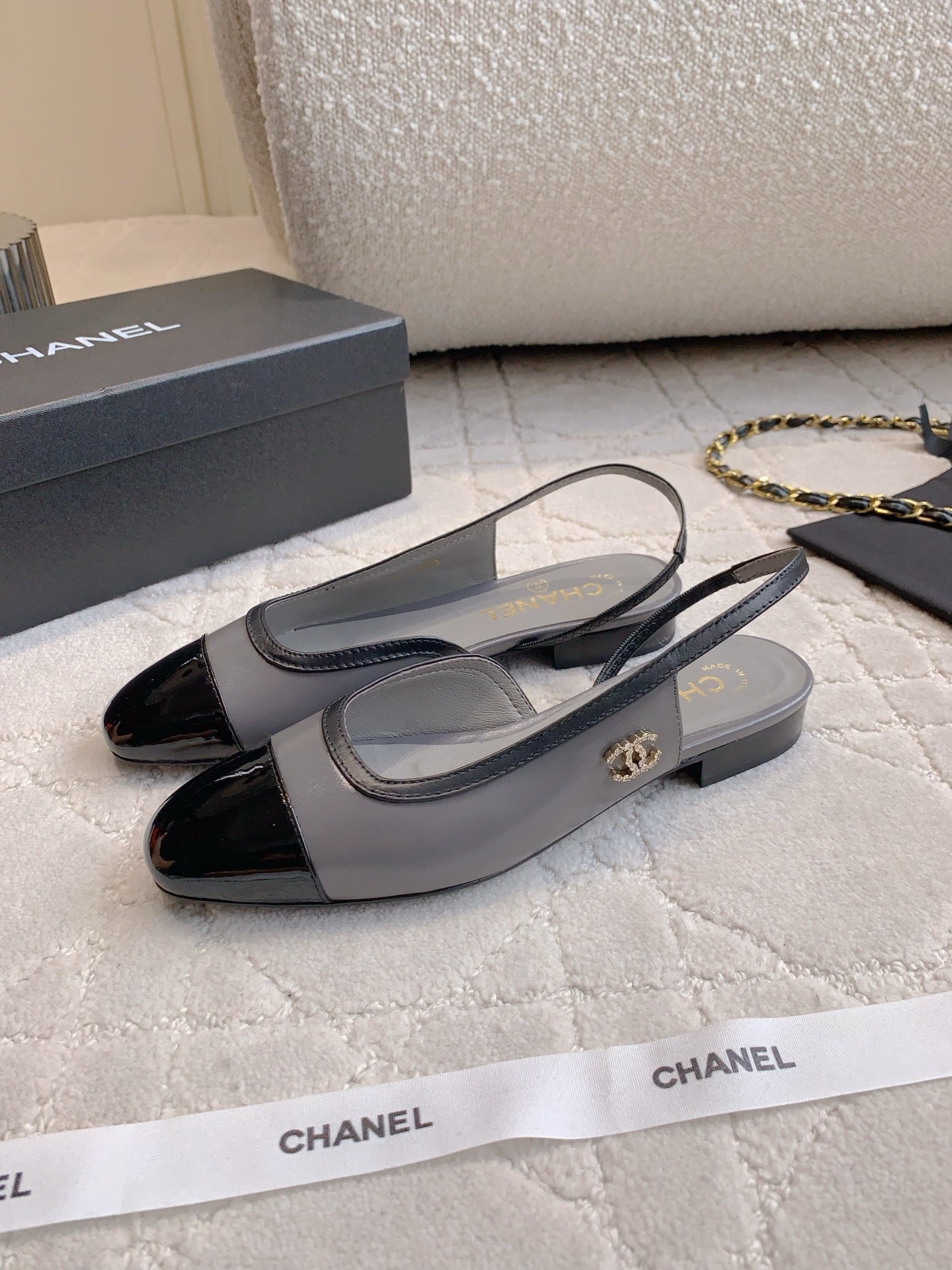 CHANEL 25S SLINGBACK IN BLACK AND TAUPE GRAY CALFSKIN GOLD HARDWARE