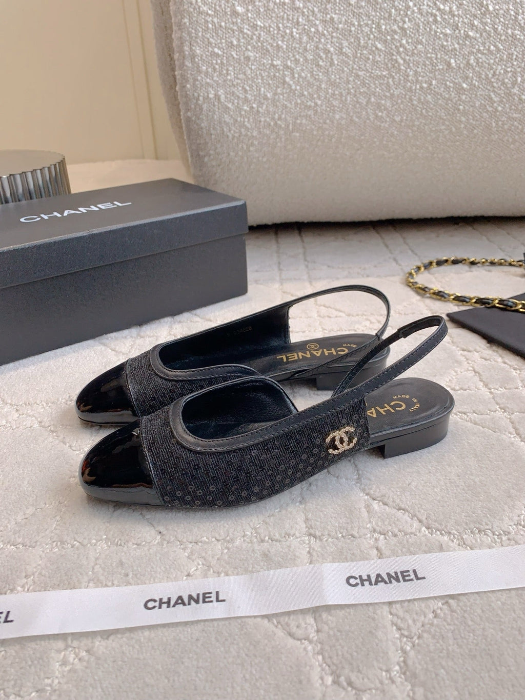 CHANEL 25S SLINGBACK IN SPARKLING BLACK CALFSKIN AND CANVAS GOLD HARDWARE