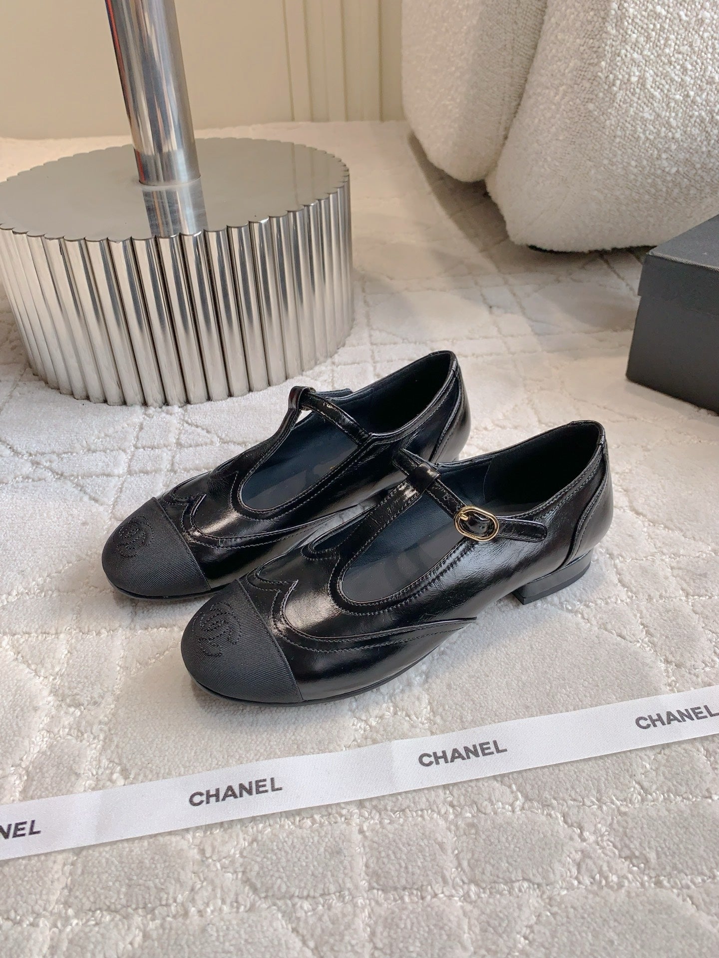 CHANEL 25S MARY JANE IN BLACK FULL CALFSKIN AND CANVAS GOLD HARDWARE