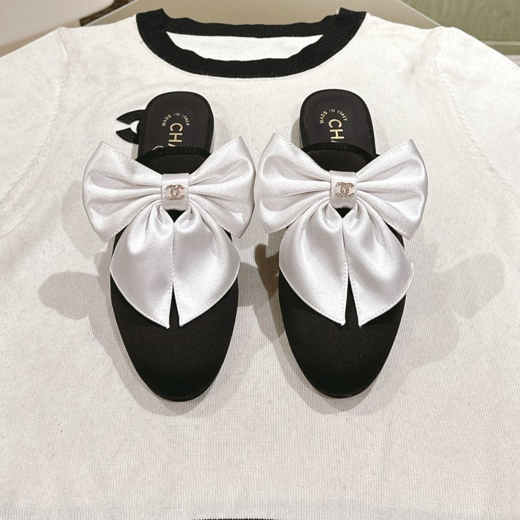 CHANEL MULE WITH SILK WHITE BOW AND BLACK LAMBSKIN