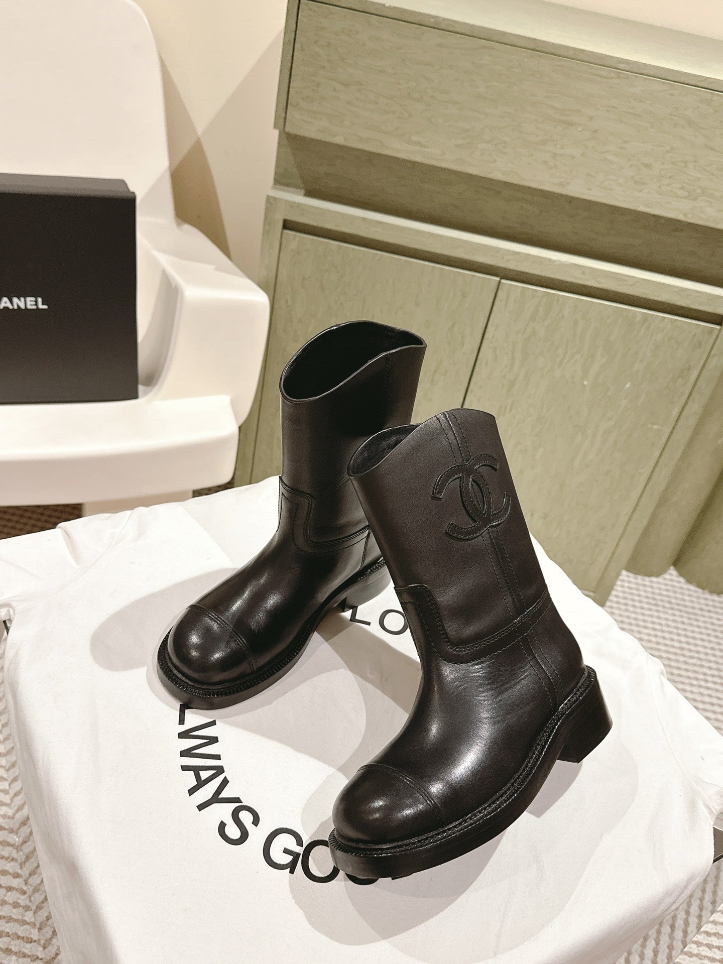 CHANEL SHORT BOOTS BROWN CALFSKIN