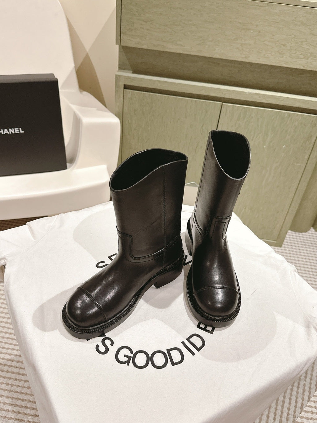 CHANEL SHORT BOOTS BLACK CALFSKIN
