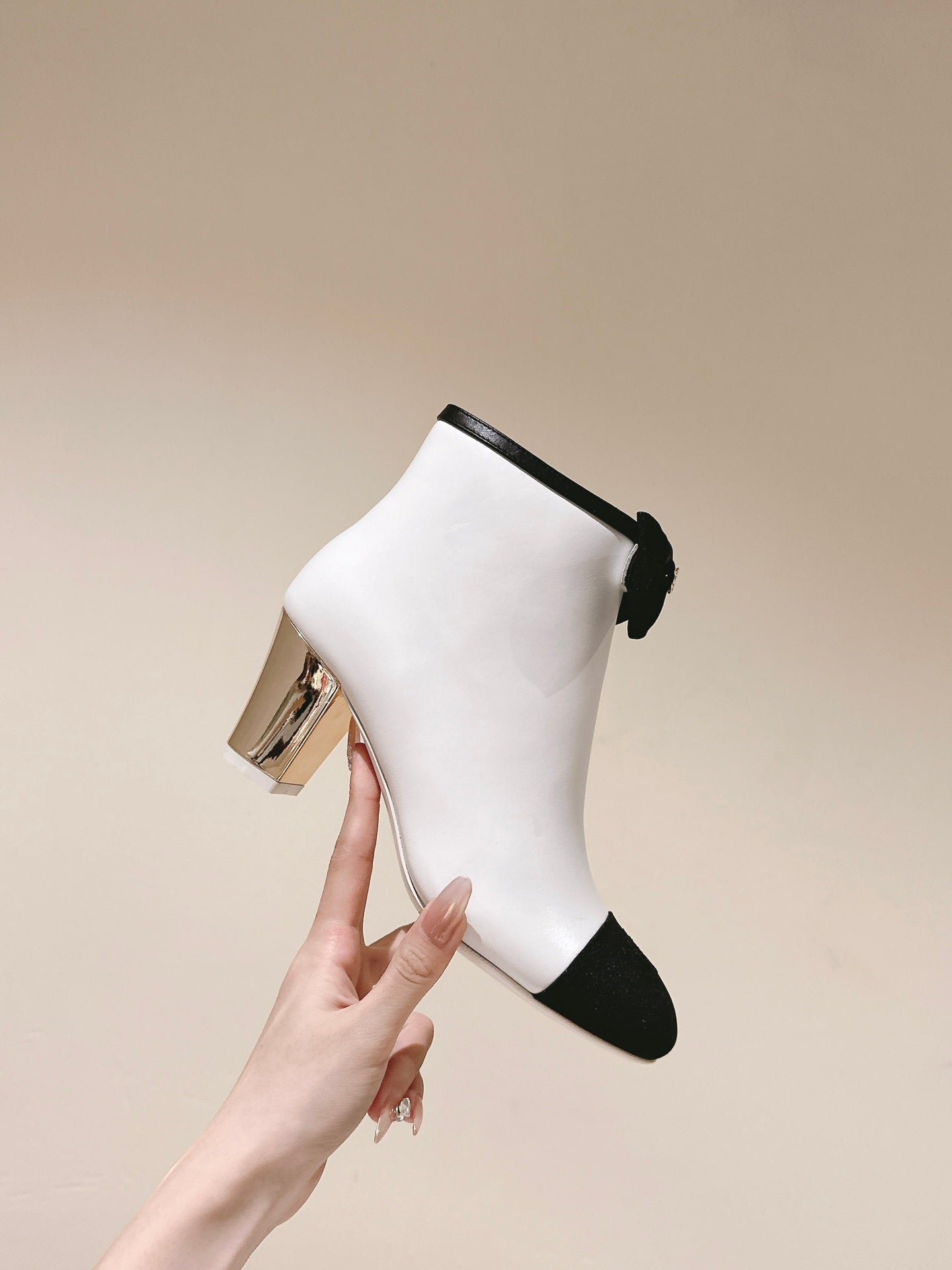 CHANEL SHORT BOOST WHITE PURE LAMBSKIN