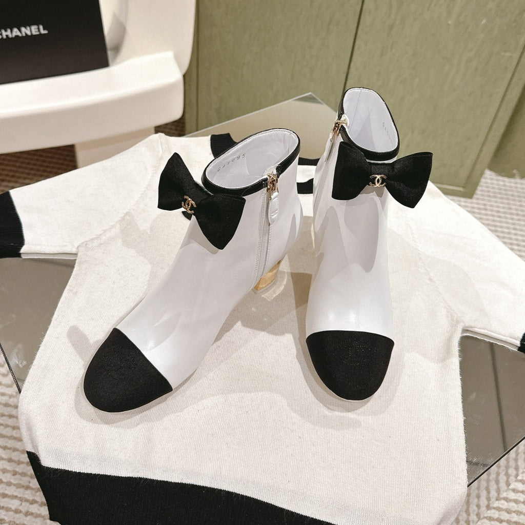 CHANEL SHORT BOOST WHITE PURE LAMBSKIN