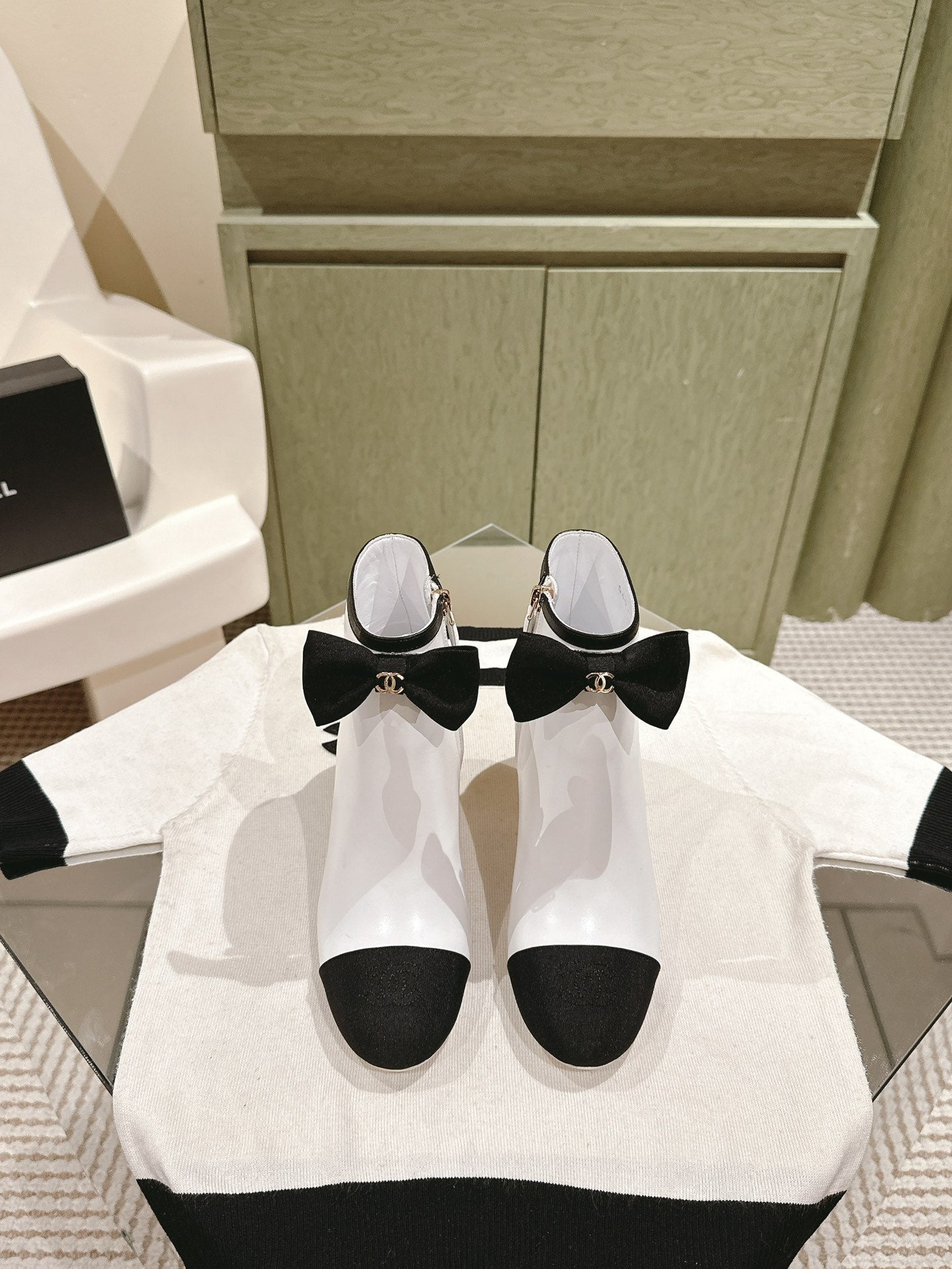 CHANEL SHORT BOOST WHITE PURE LAMBSKIN