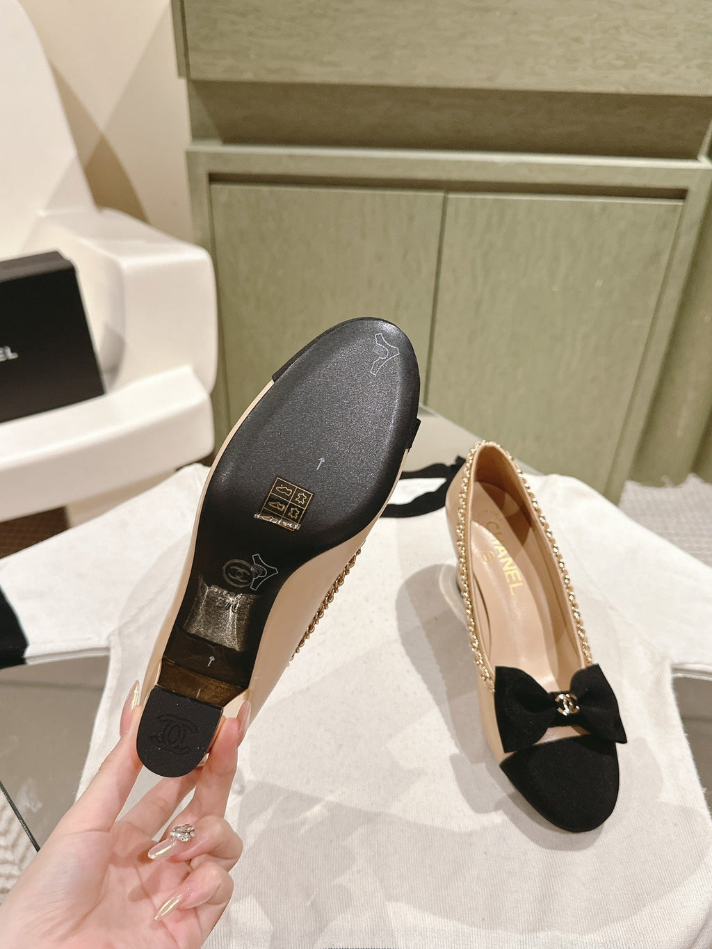 CHANEL HIGH HEELS BEIGE CREAM CALFSKIN AND FABRIC