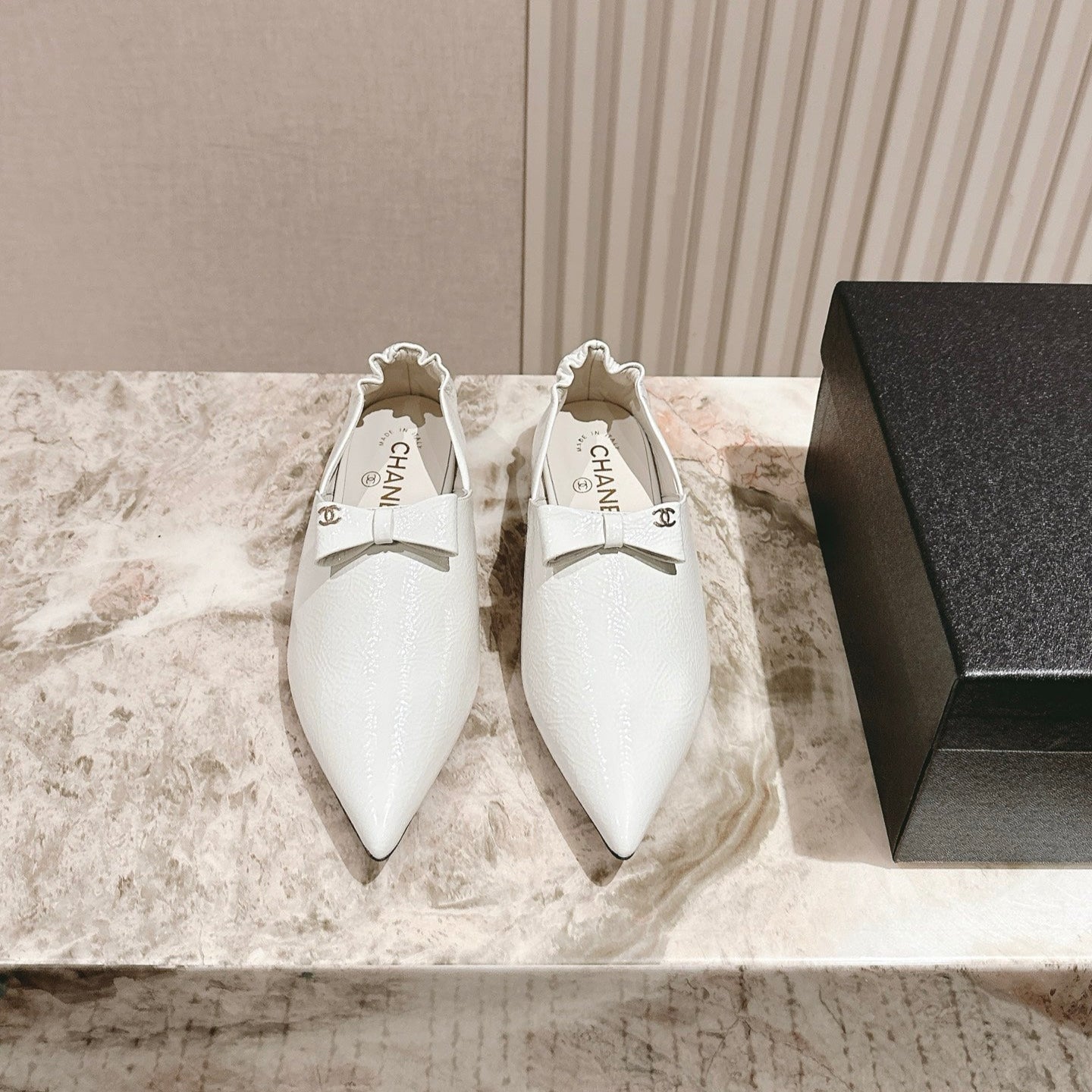 CHANEL FLATS 25S IN WHITE PATENT LEATHER