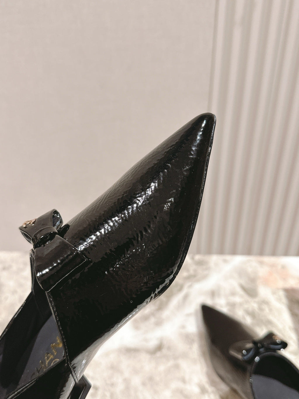 CHANEL FLATS 25S IN BLACK PATENT LEATHER