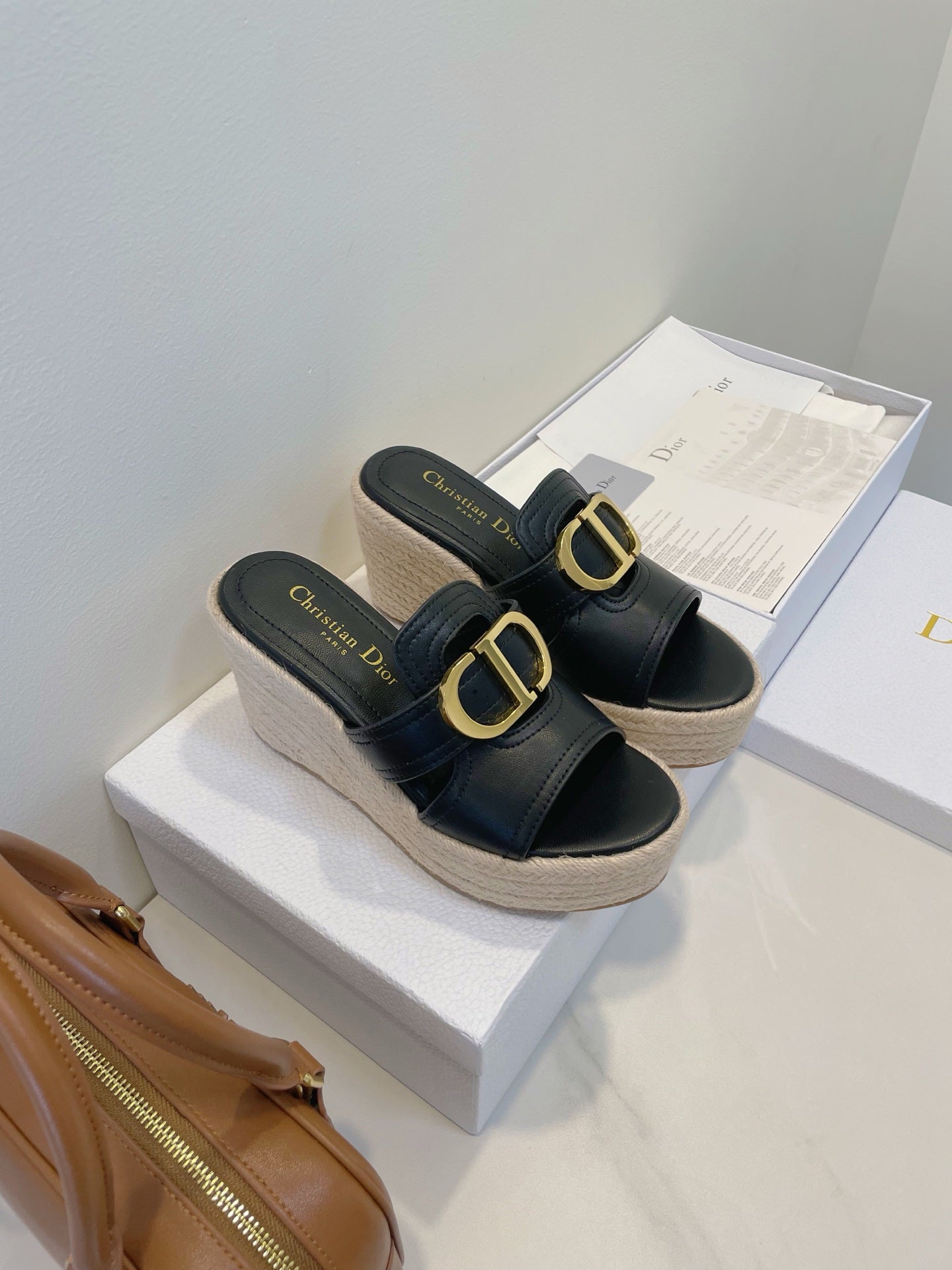 DIOR MONTAIGNE WEDGE SLIDE 95MM IN BLACK CALFSKIN