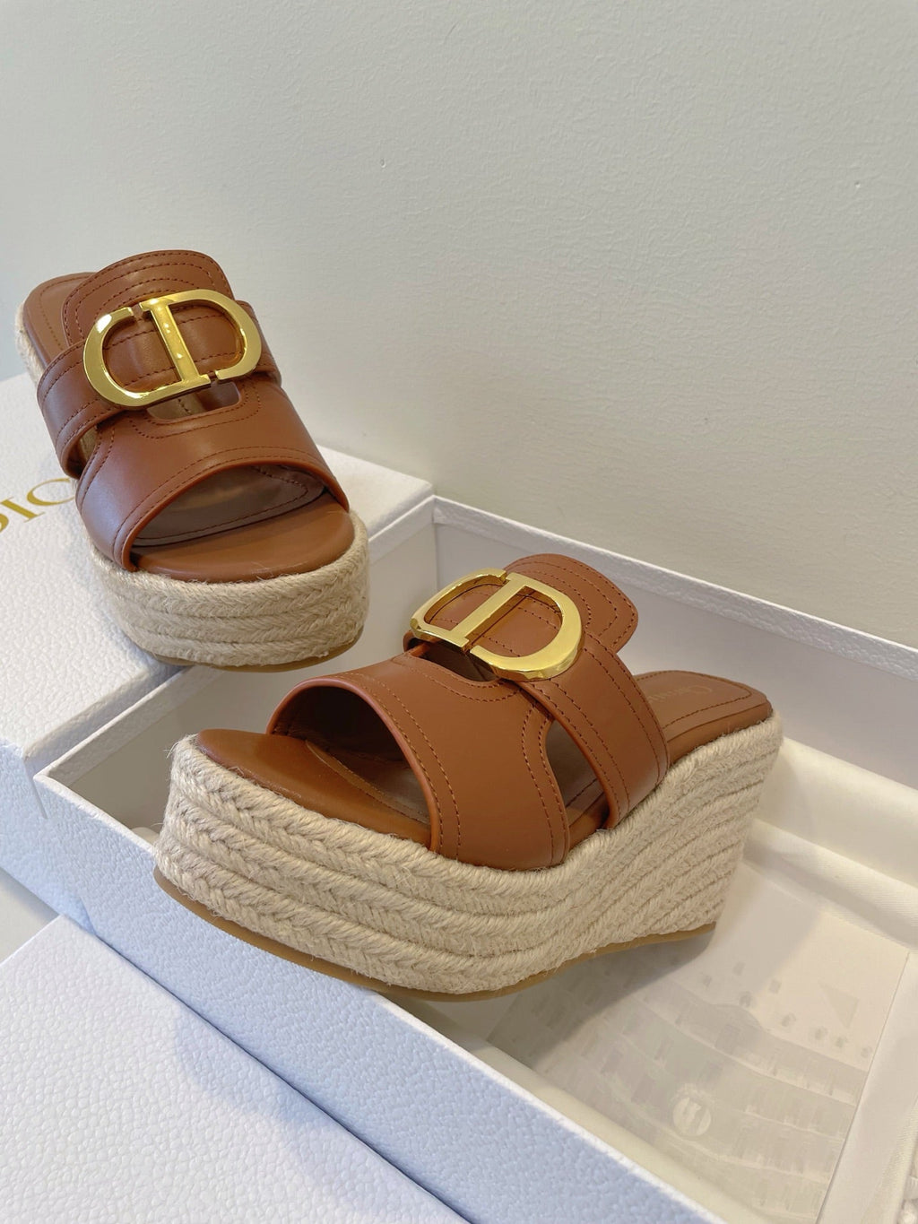 DIOR MONTAIGNE WEDGE SLIDE 95MM IN BROWN CALFSKIN