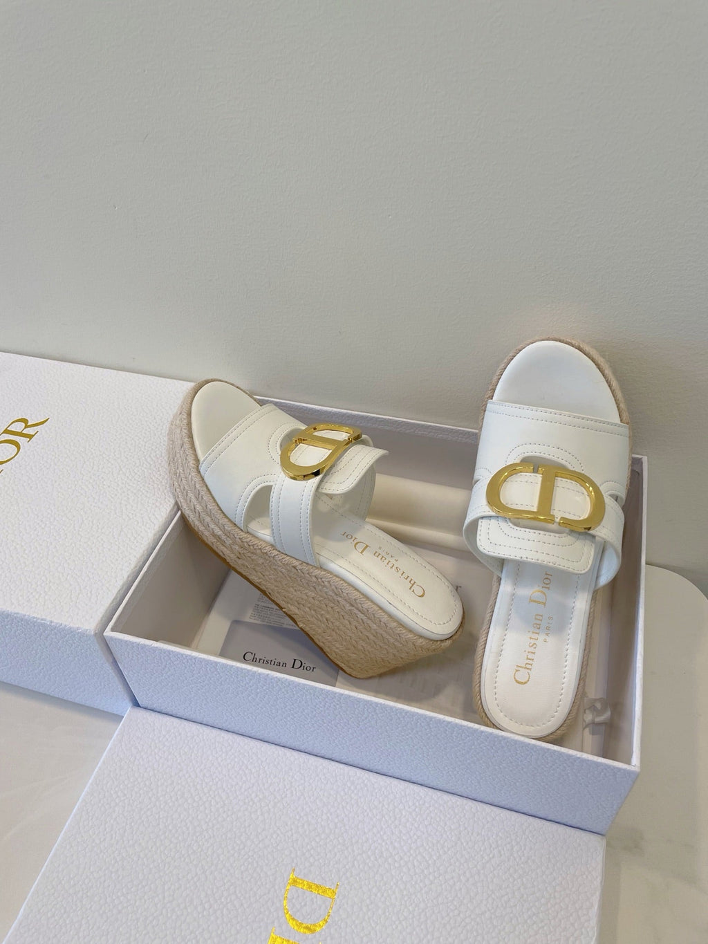 DIOR MONTAIGNE WEDGE SLIDE 95MM IN WHITE CALFSKIN