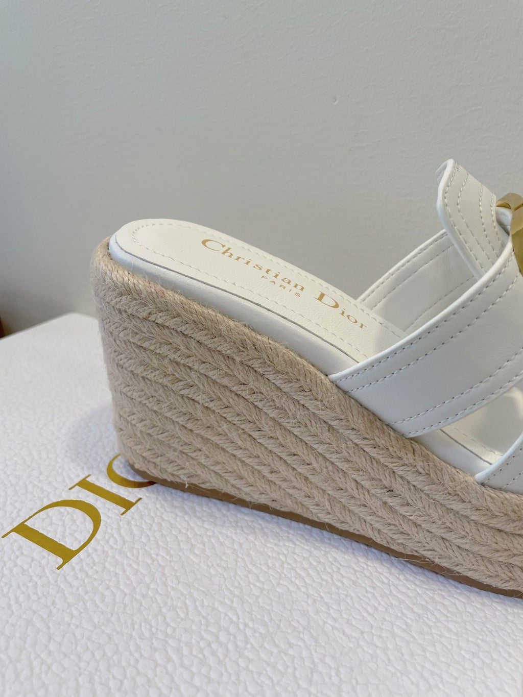 DIOR MONTAIGNE WEDGE SLIDE 95MM IN WHITE CALFSKIN