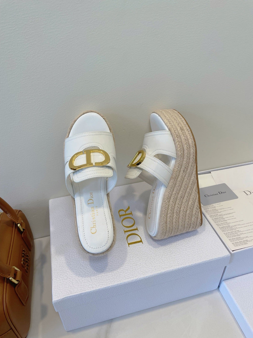DIOR MONTAIGNE WEDGE SLIDE 95MM IN WHITE CALFSKIN