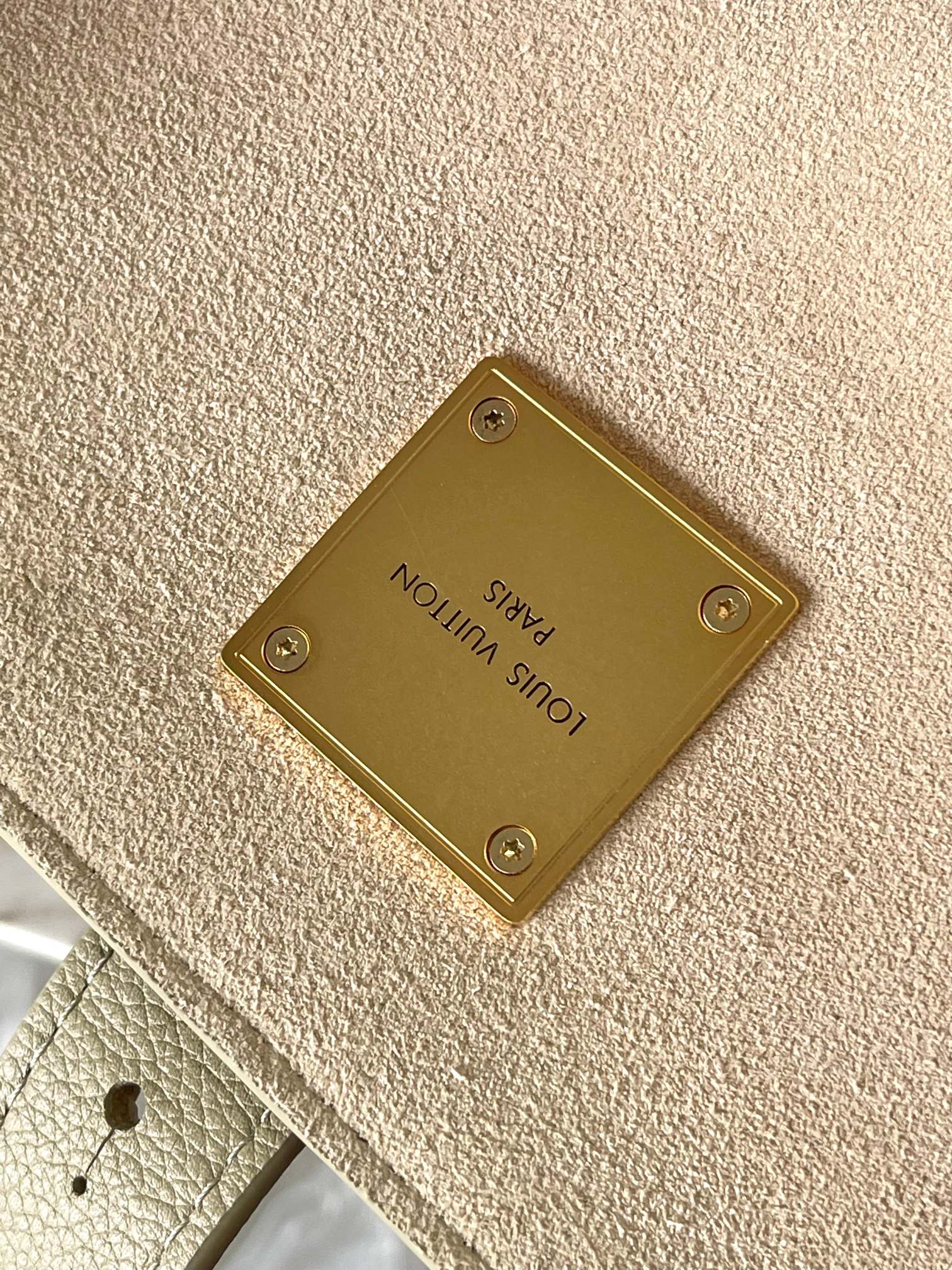 LOUIS VUITTON LOW KEY CABAS 47 IN BEIGE GRAINED CALFSKIN GOLD BUCKLE