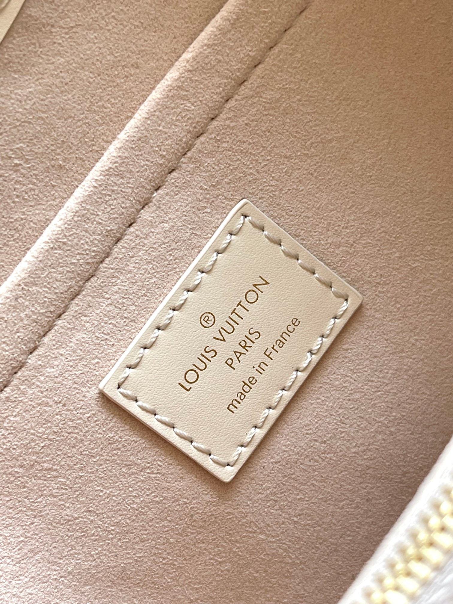 LOUIS VUITTON BABYLONE TOTE 31 IN WHITE MONOGRAM EMPREINTE LEATHER