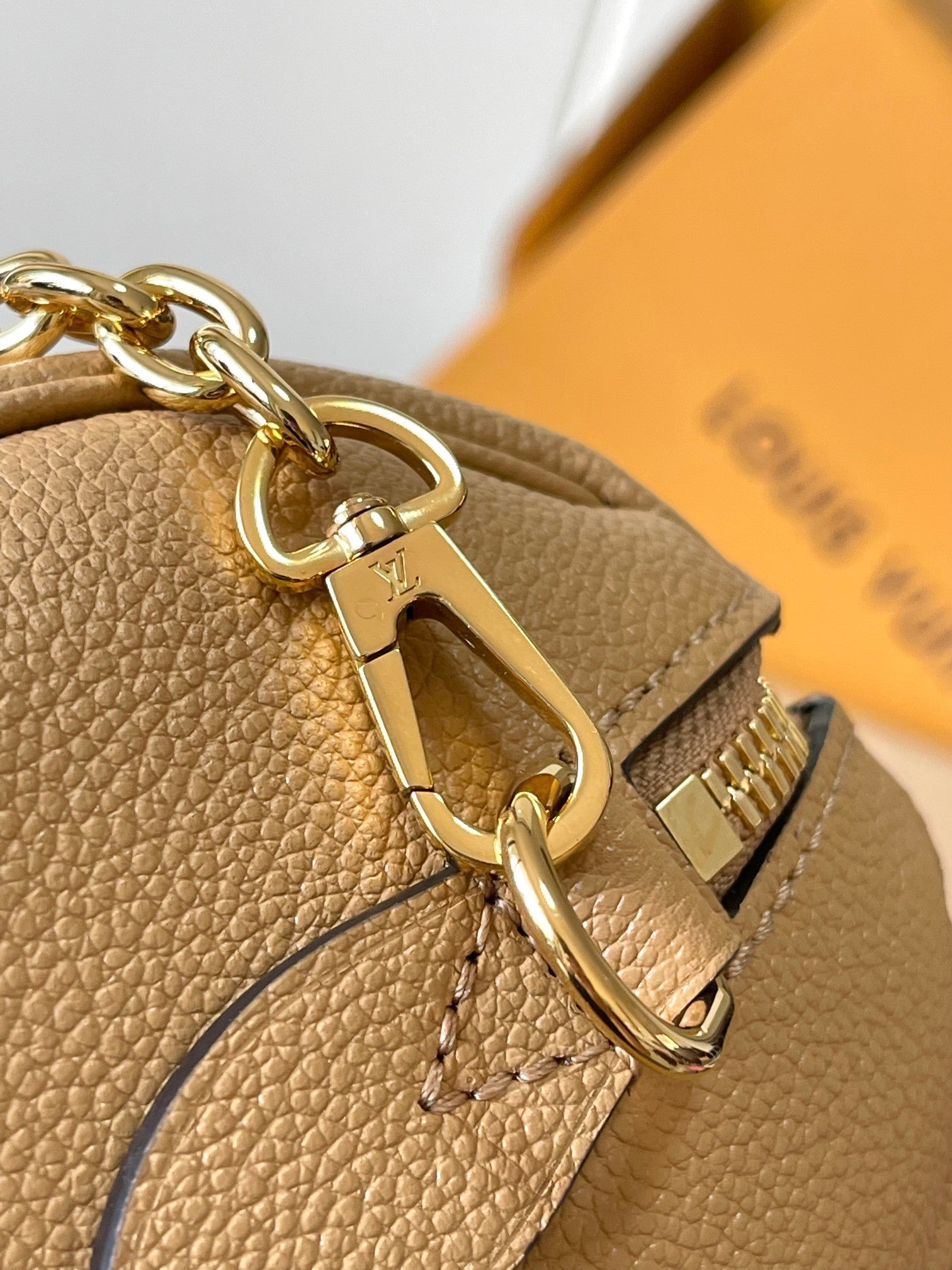 LOUIS VUITTON SPEEDY BANDOULIÈRE 20 IN MILK TEA MONOGRAM EMPREINTE LEATHER