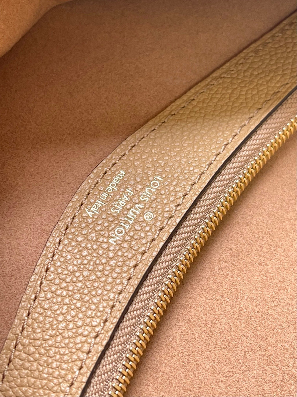 LOUIS VUITTON DIANE 23 IN WARM TAN BROWN EMBOSSED GRAINED CALFSKIN