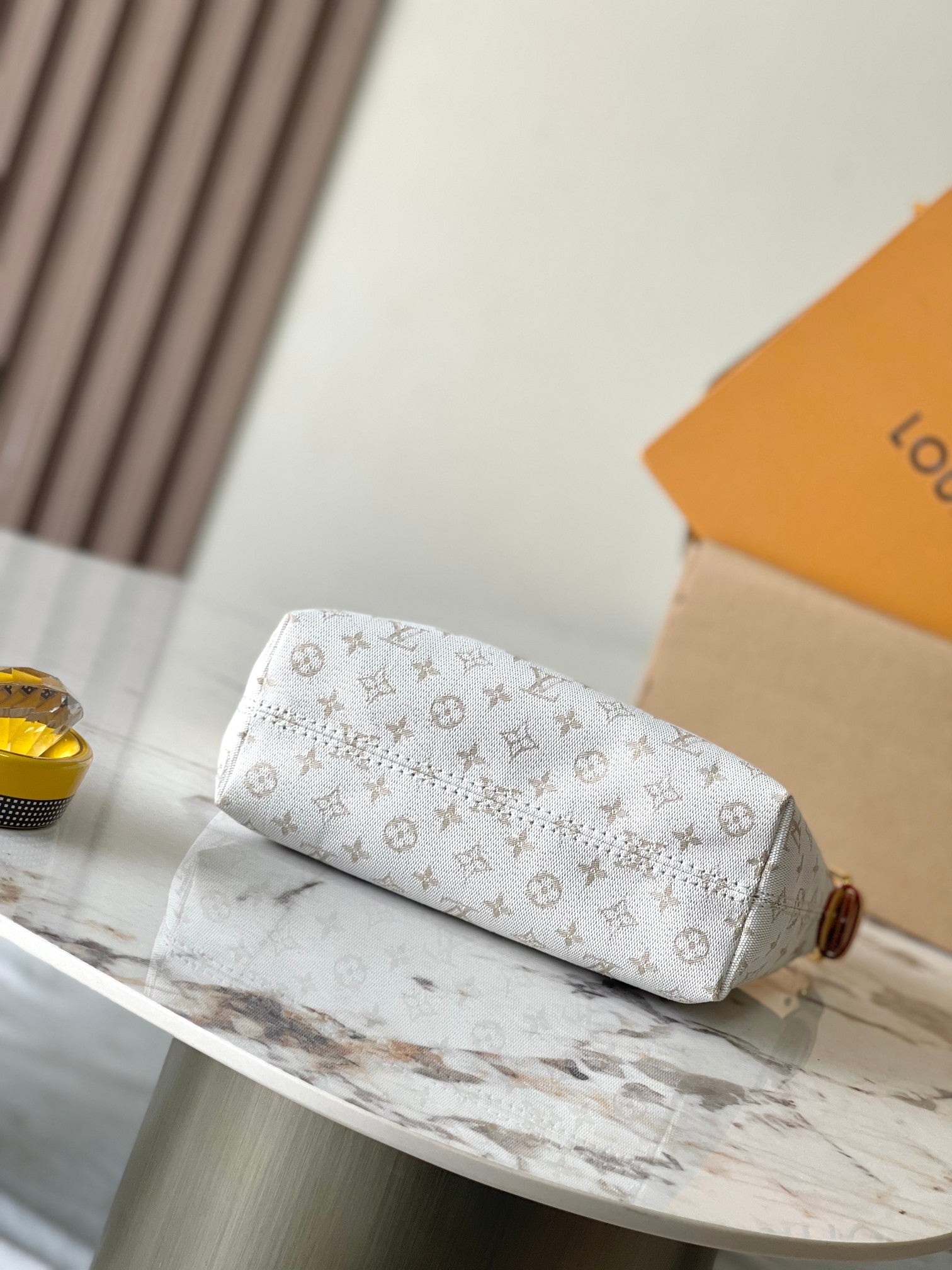 LOUIS VUITTON HILLS POCHETTE 20 IN WHITE MONOGRAM MINI JACQUARD