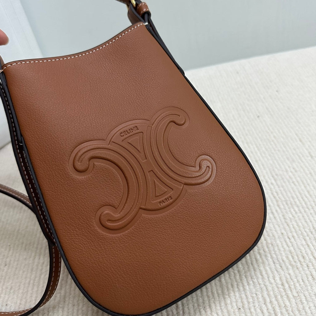 CELINE PHONE POUCH HELOISE 19 IN IRISH COFFEE SUPPLE CALFSKIN