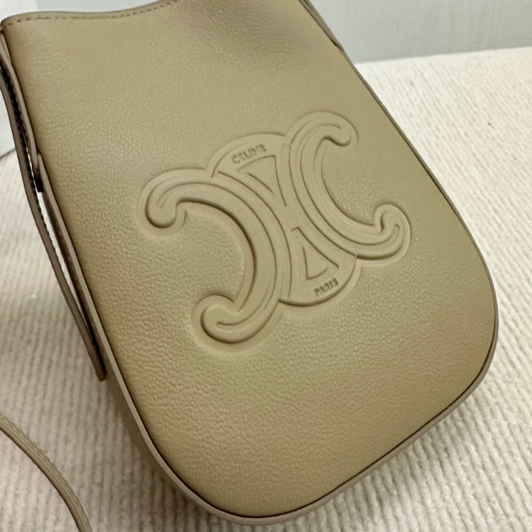 CELINE PHONE POUCH HELOISE 19 IN DONKEY BROWN SUPPLE CALFSKIN