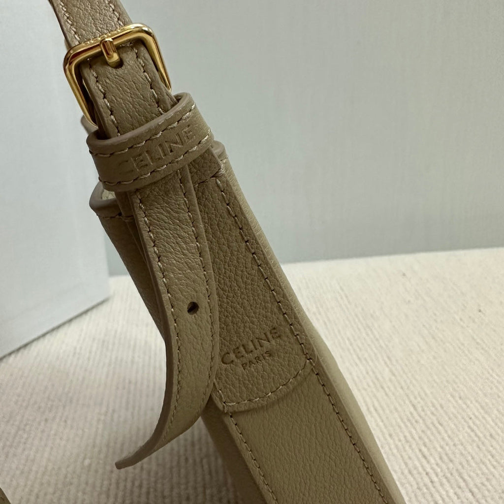 CELINE PHONE POUCH HELOISE 19 IN DONKEY BROWN SUPPLE CALFSKIN