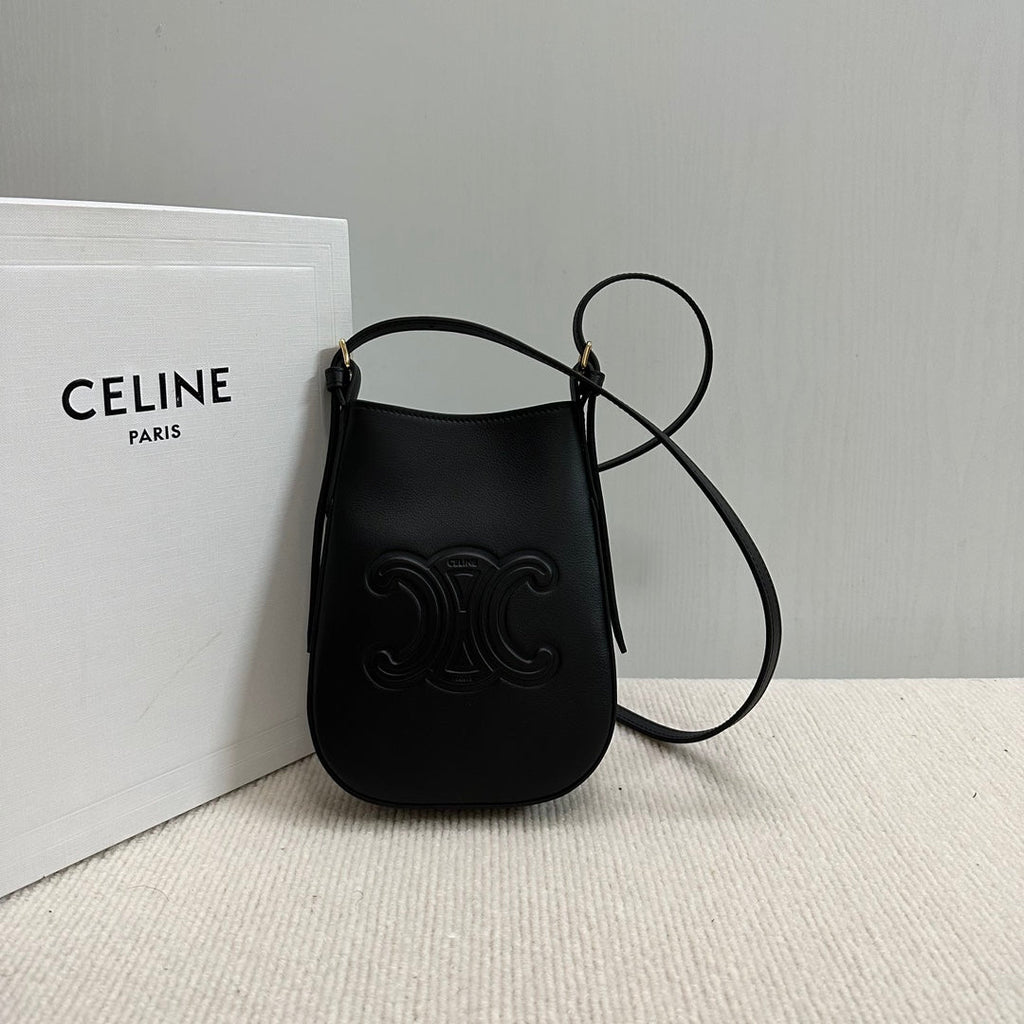 CELINE PHONE POUCH HELOISE 19 IN BLACK SUPPLE CALFSKIN