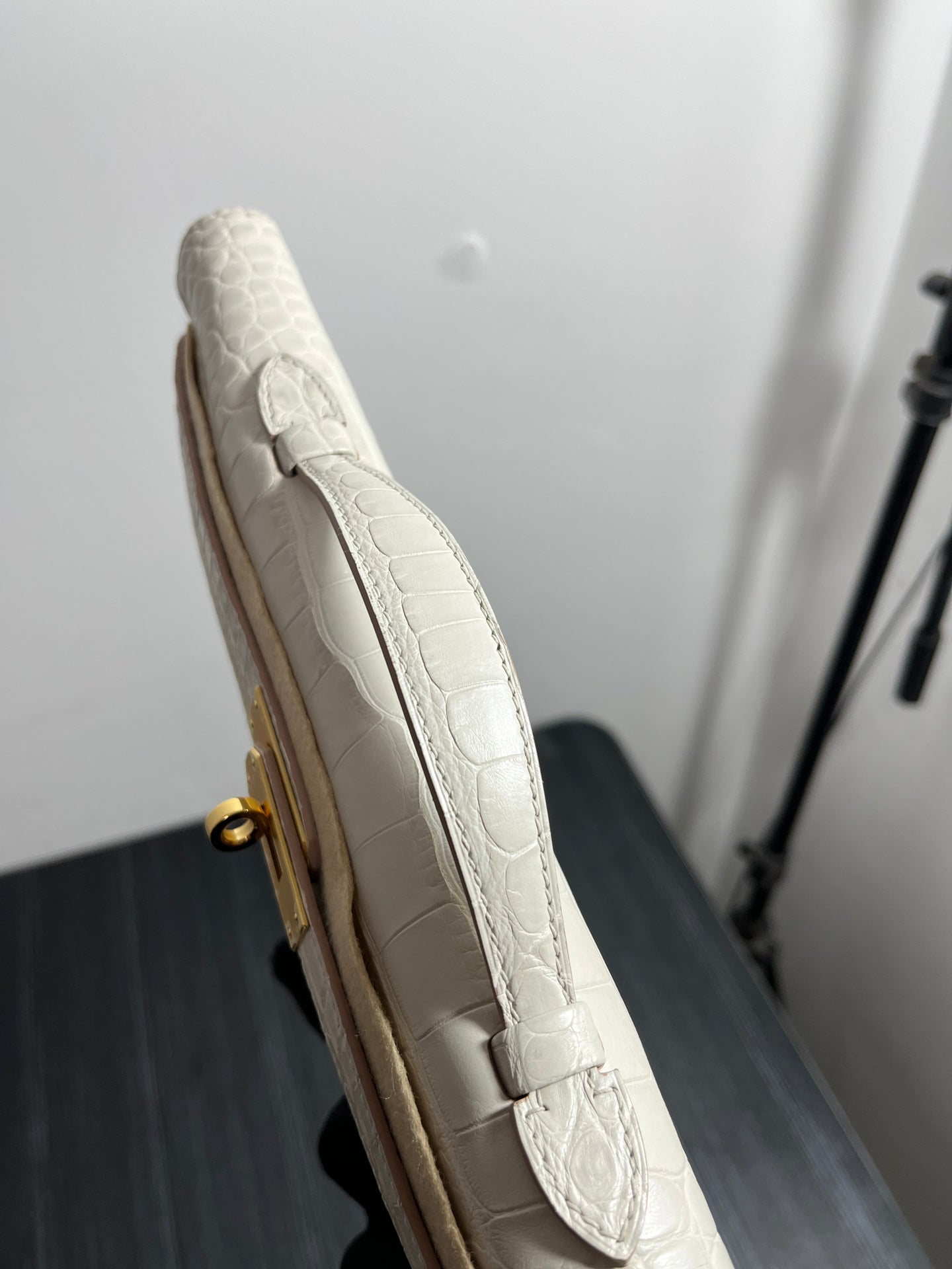 HERMES KELLY CUT 31 IN WHITE SHINNY ALLIGATOR LEATHER WITH GOLD HARDWARE