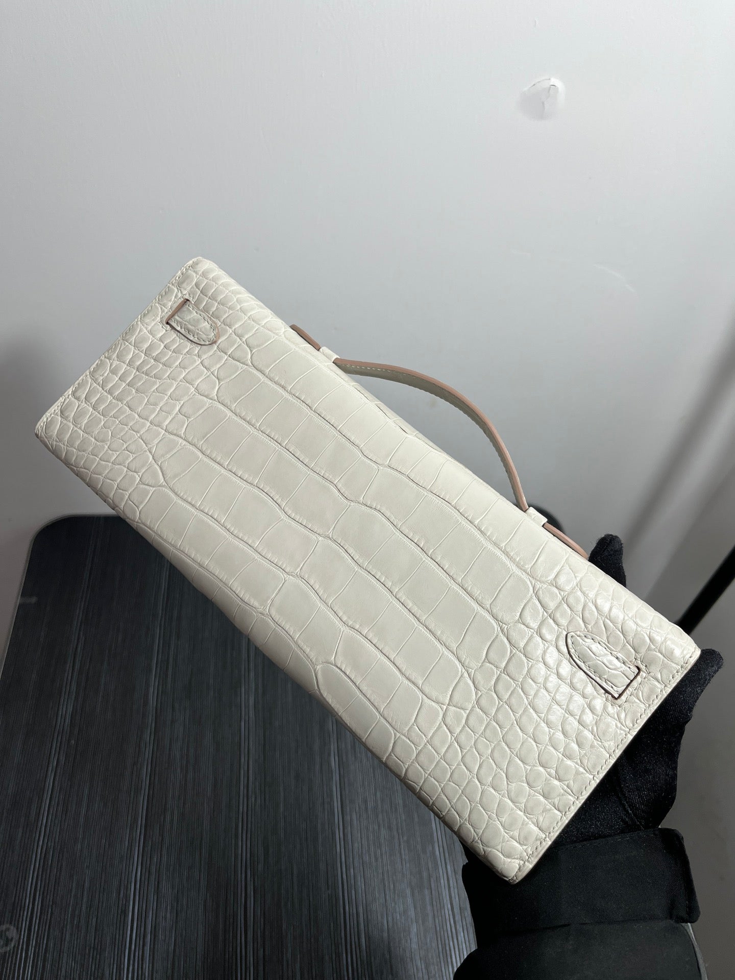 HERMES KELLY CUT 31 IN WHITE SHINNY ALLIGATOR LEATHER WITH GOLD HARDWARE