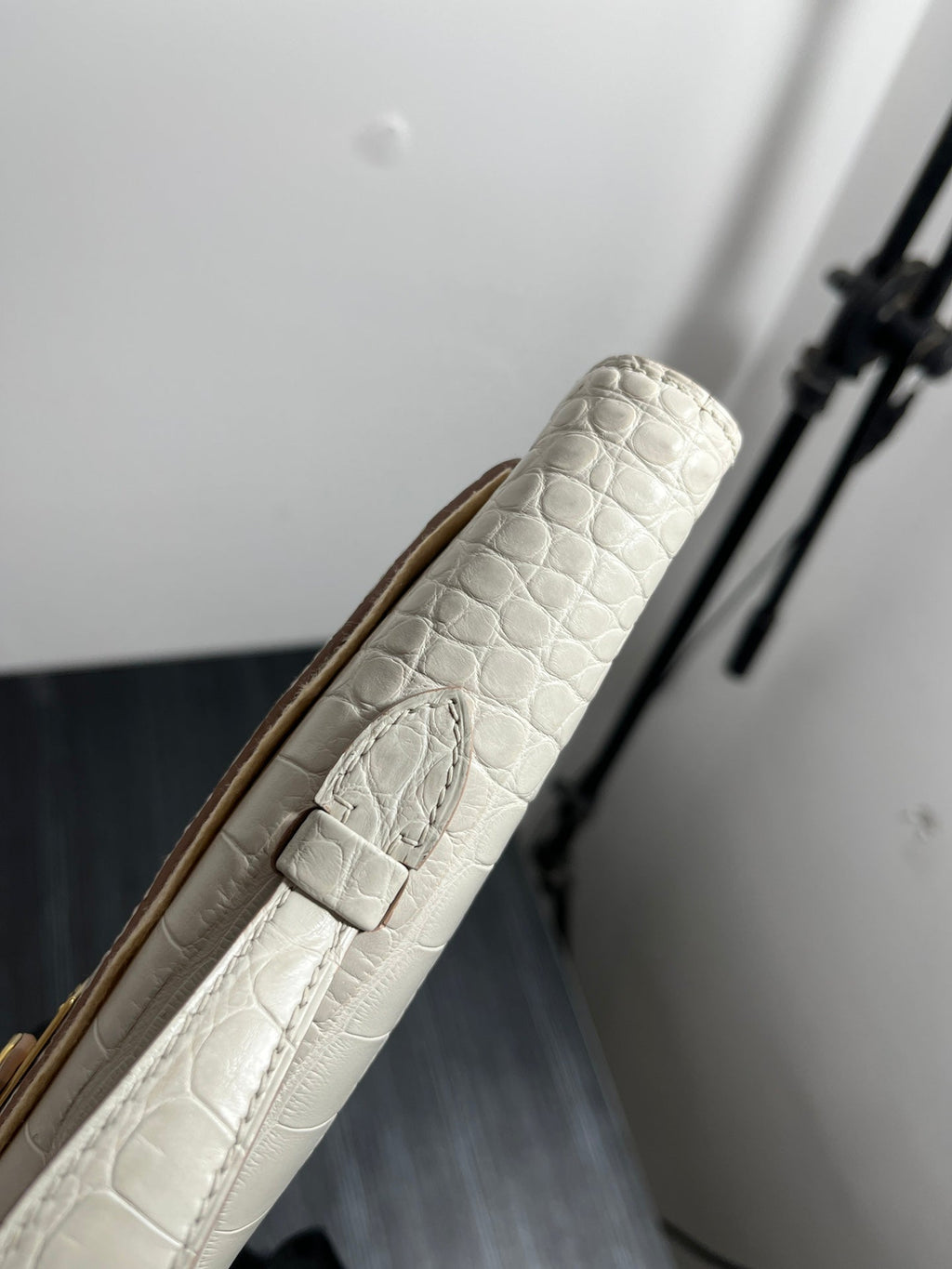 HERMES KELLY CUT 31 IN WHITE SHINNY ALLIGATOR LEATHER WITH GOLD HARDWARE