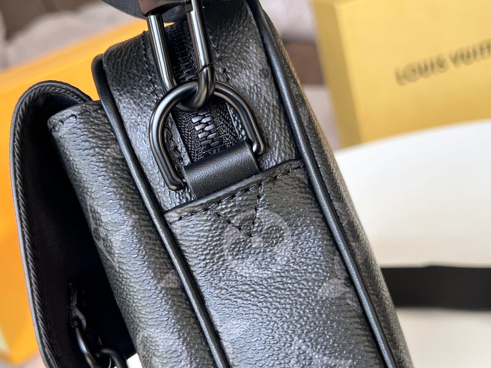 LOUIS VUITTON STEAMER 24 IN BLACK MONOGRAM ECLIPSE CANVAS