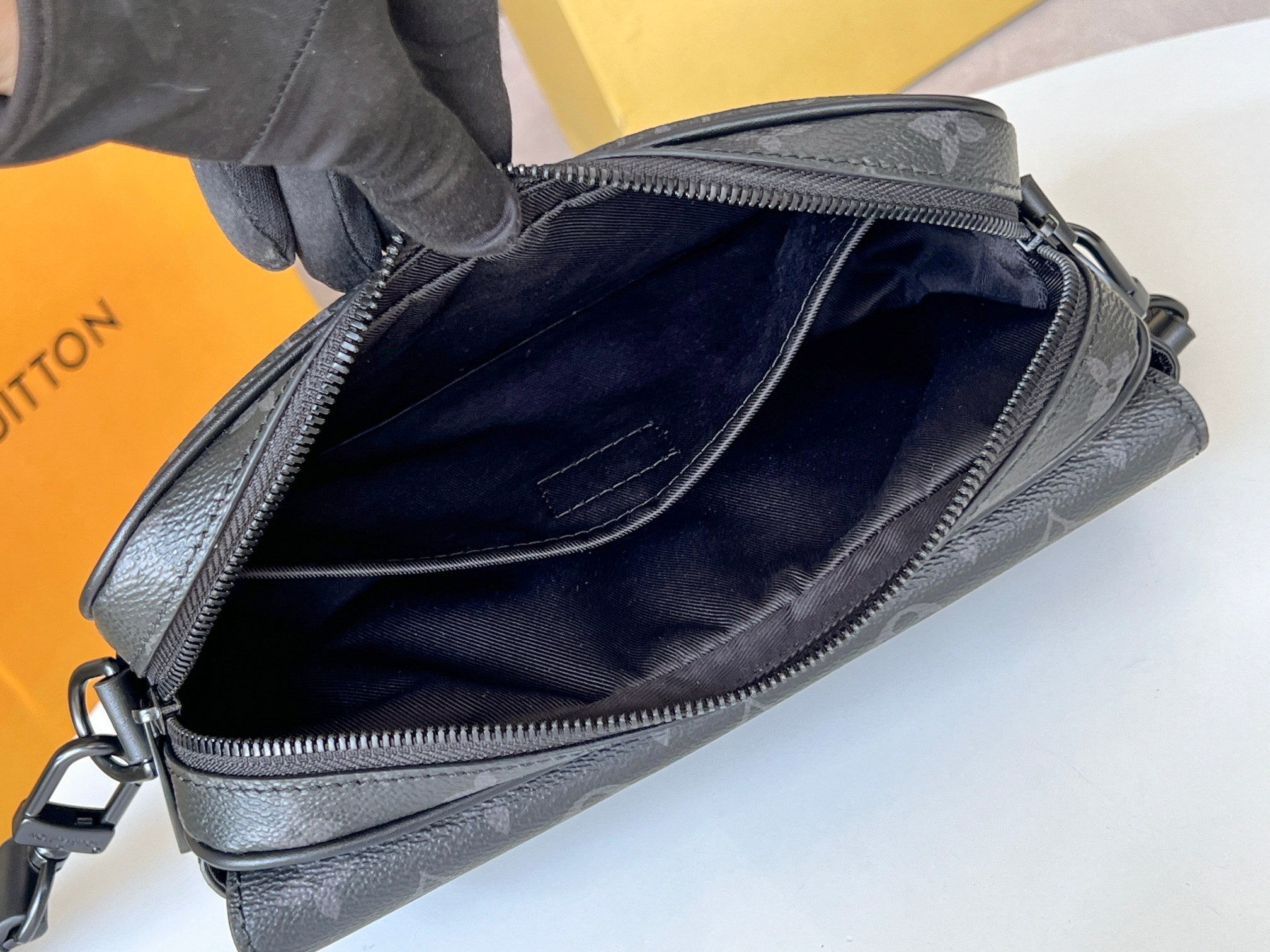 LOUIS VUITTON STEAMER 24 IN BLACK MONOGRAM ECLIPSE CANVAS