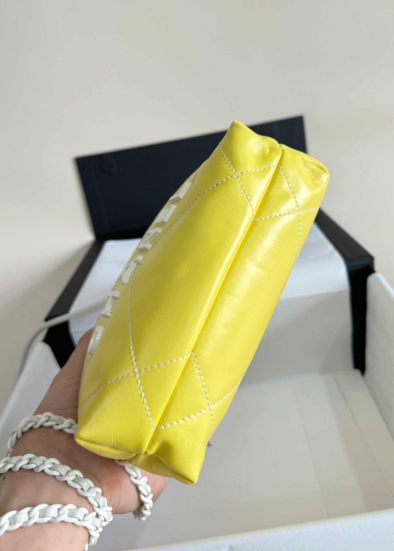CHANEL HOBO MINI 20CM YELLOW WHITE LAMBSKIN