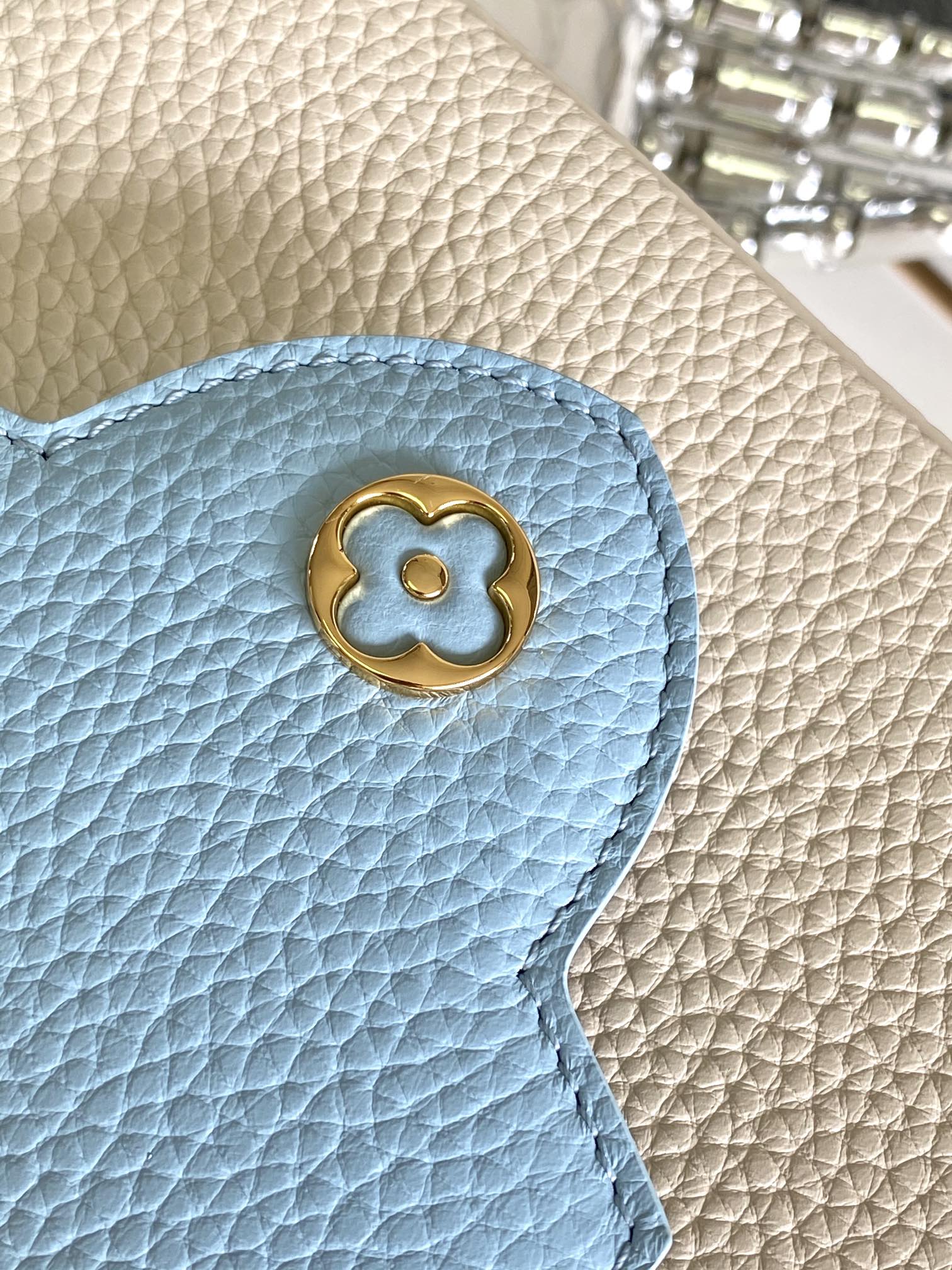 LOUIS VUITTON CAPUCINES MINI 21 IN PEARL WHITE MIX SKY BLUE TAURILLON GOLD HARDWARE