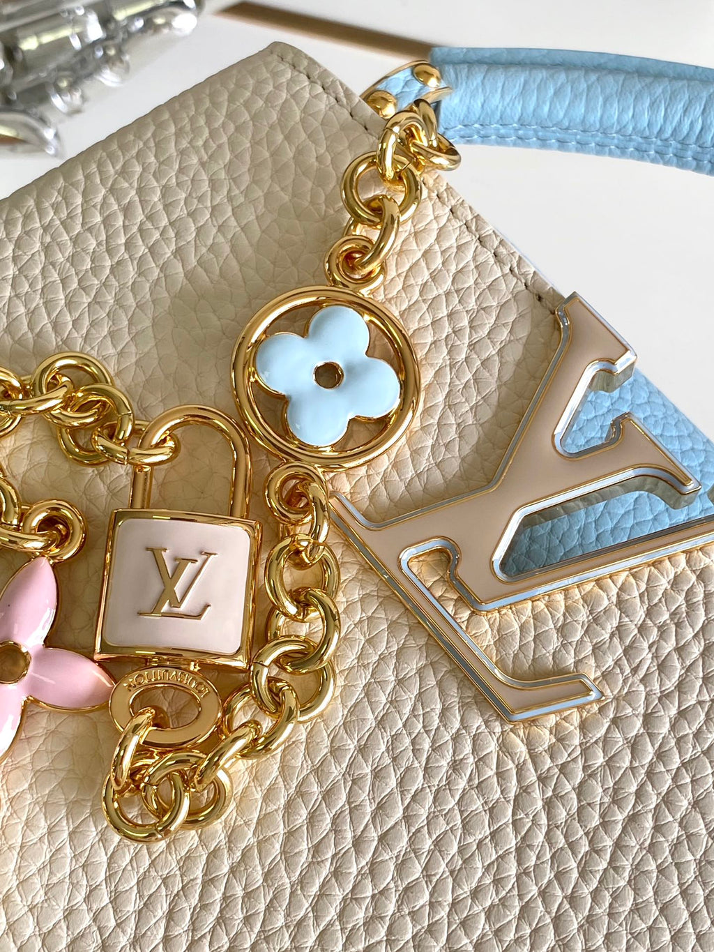 LOUIS VUITTON CAPUCINES MINI 21 IN PEARL WHITE MIX SKY BLUE TAURILLON GOLD HARDWARE