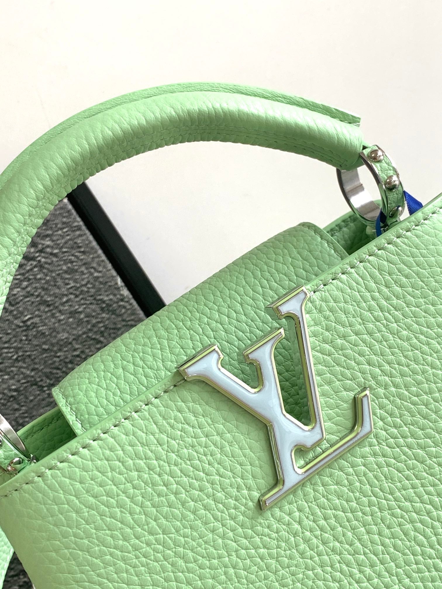 LOUIS VUITTON CAPUCINES MINI 21 IN LIGHT GREEN TAURILLON SILVER HARDWARE