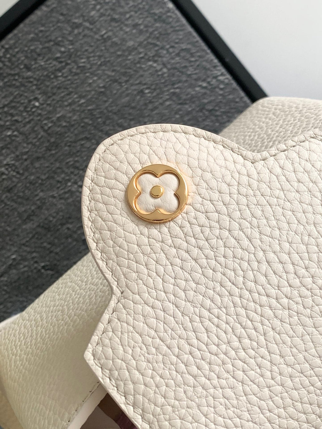 LOUIS VUITTON CAPUCINES MINI 21 IN PEARL WHITE TAURILLON GOLD HARDWARE