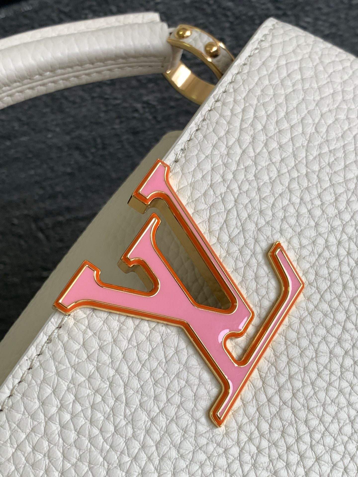 LOUIS VUITTON CAPUCINES MINI 21 IN PEARL WHITE TAURILLON GOLD HARDWARE