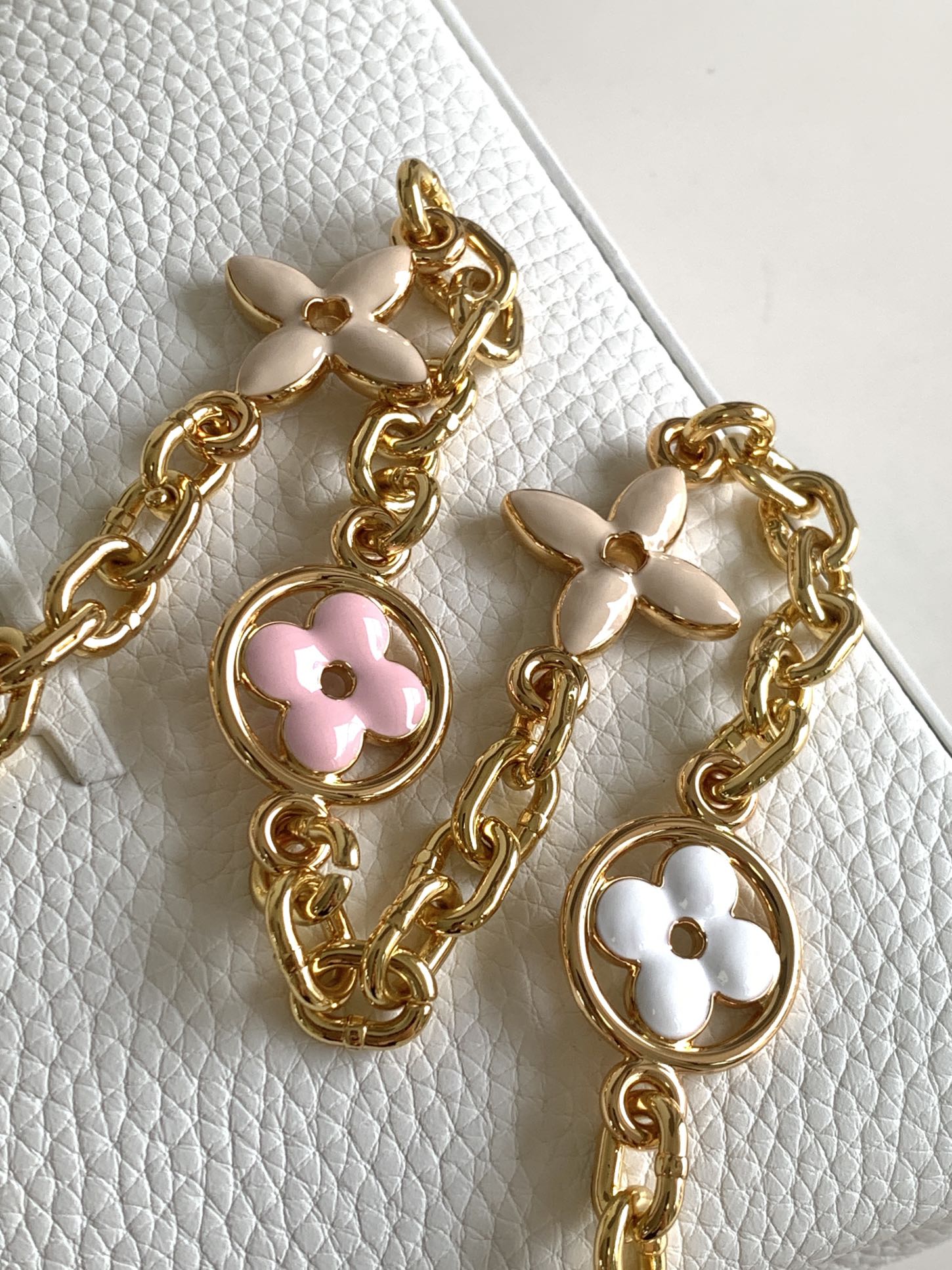 LOUIS VUITTON CAPUCINES MINI 21 IN WHITE MIX PINK AND BEIGE TAURILLON GOLD HARDWARE