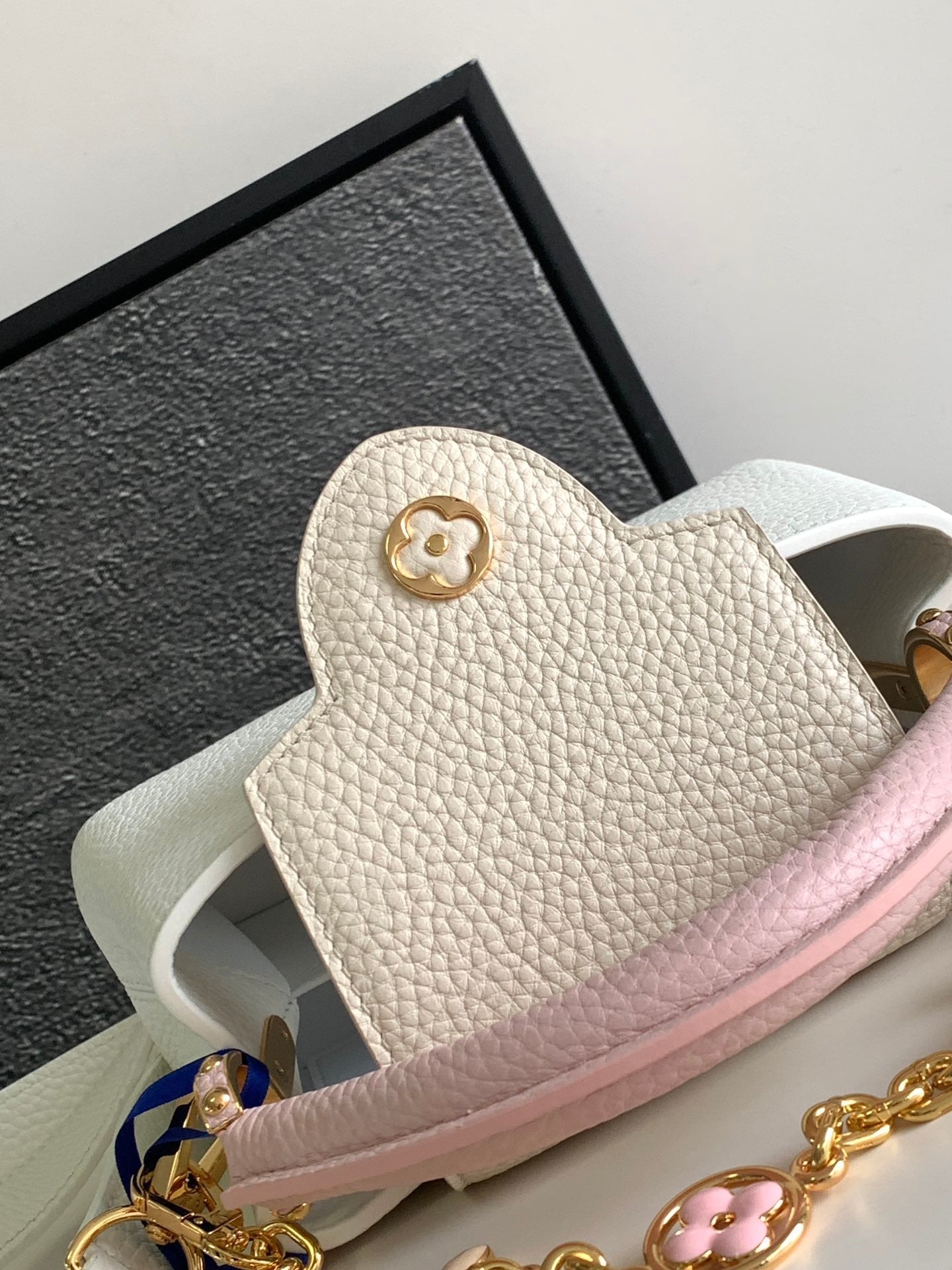 LOUIS VUITTON CAPUCINES MINI 21 IN WHITE MIX PINK AND BEIGE TAURILLON GOLD HARDWARE