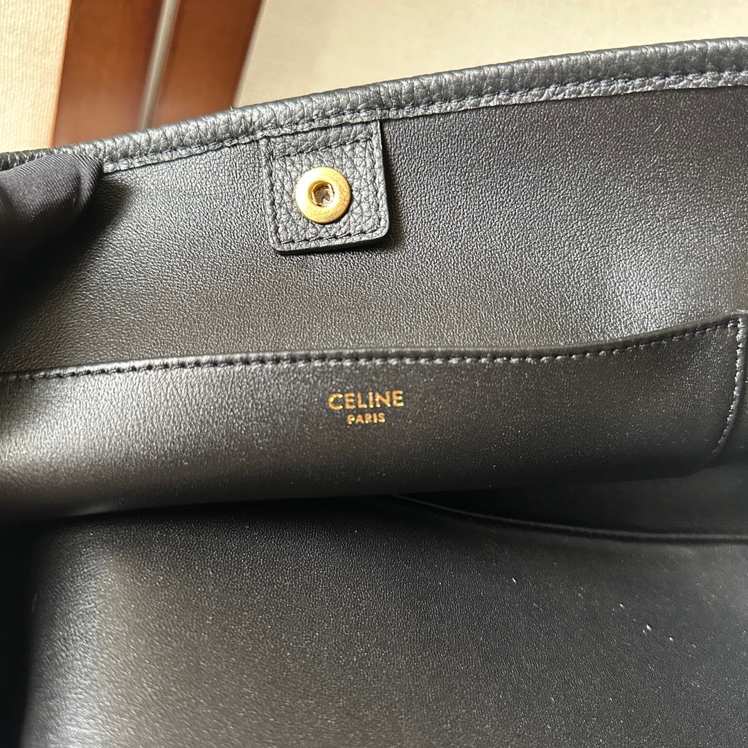 CELINE NEWSPAPER TRIOMPHE SOFT 31 BLACK IN CALFSKIN
