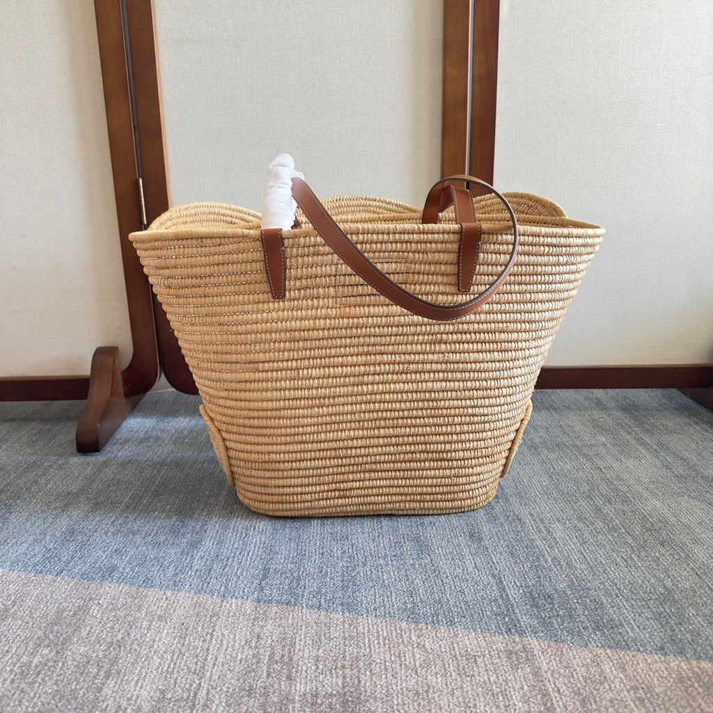 CELINE CLASSIC PANIER MEDIUM BRAIDED TRIOMPHE 47 IN BEIGE RAFFIA AND CALFSKIN