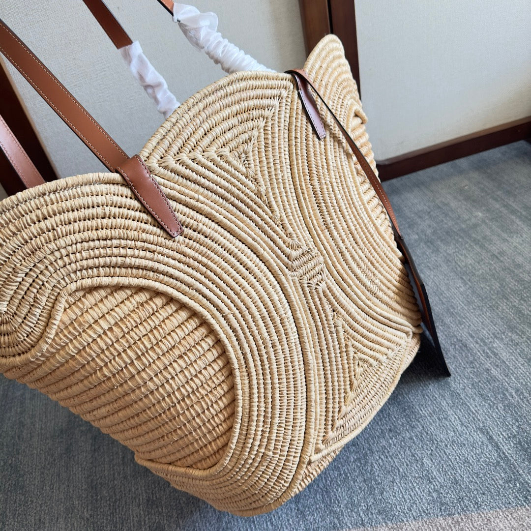 CELINE CLASSIC PANIER MEDIUM BRAIDED TRIOMPHE 47 IN BEIGE RAFFIA AND CALFSKIN